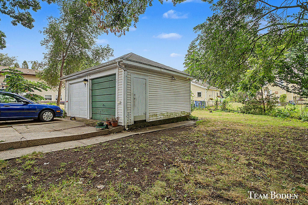 581 Harlan Avenue NE Grand Rapids MI 49503