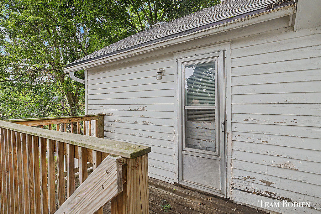 581 Harlan Avenue NE Grand Rapids MI 49503