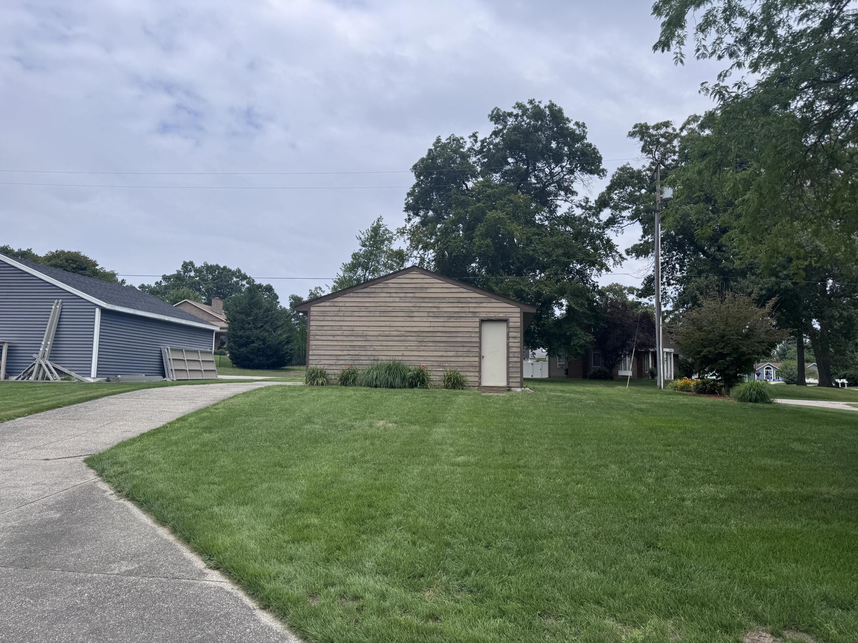1655 Mulder Drive Muskegon MI 49445