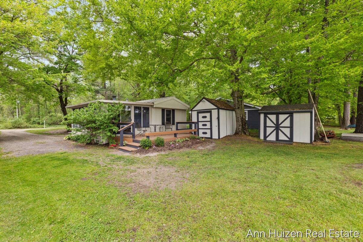3379 S Spec Lake Drive Allegan MI 49010