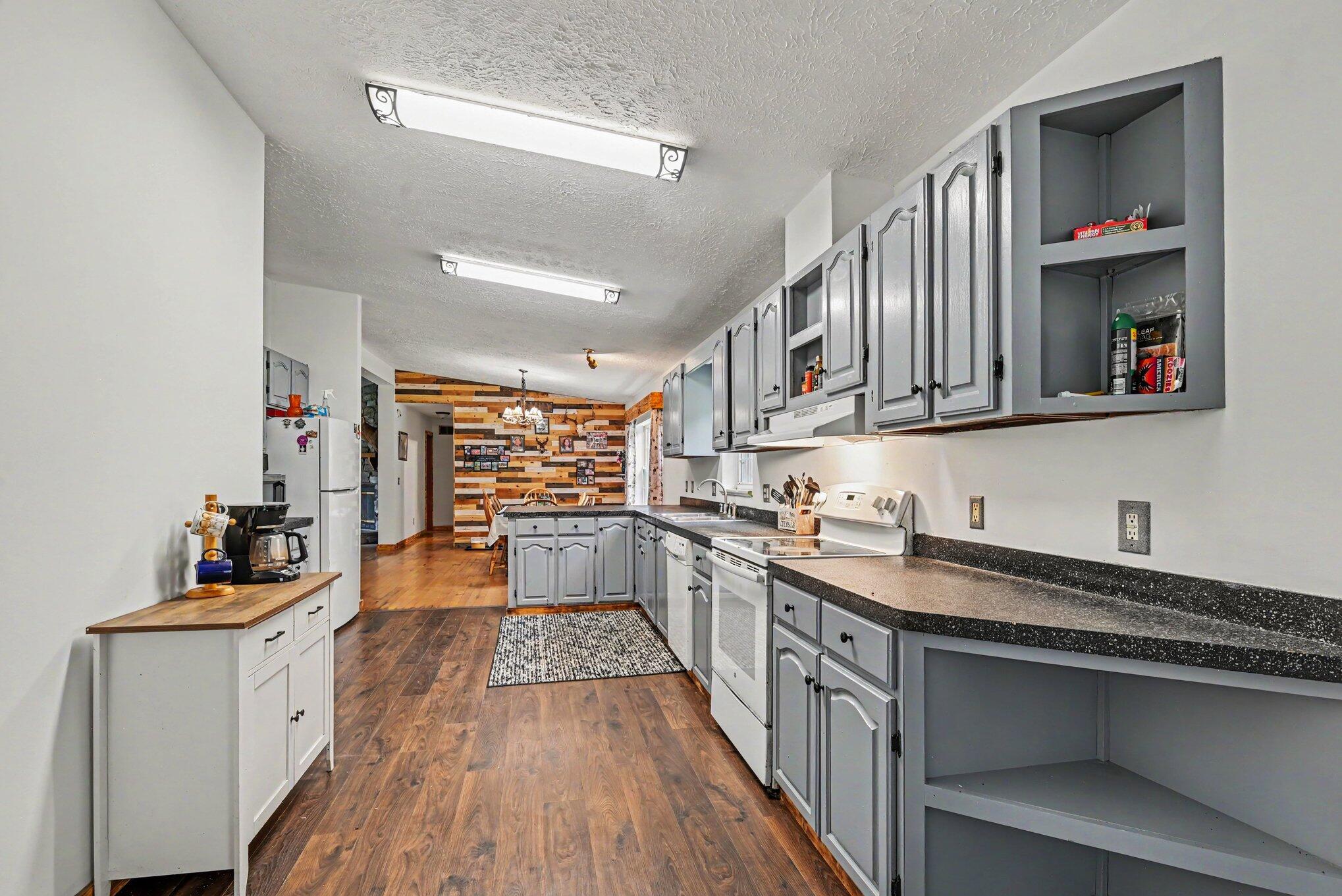 6113 102nd Avenue South Haven MI 49090
