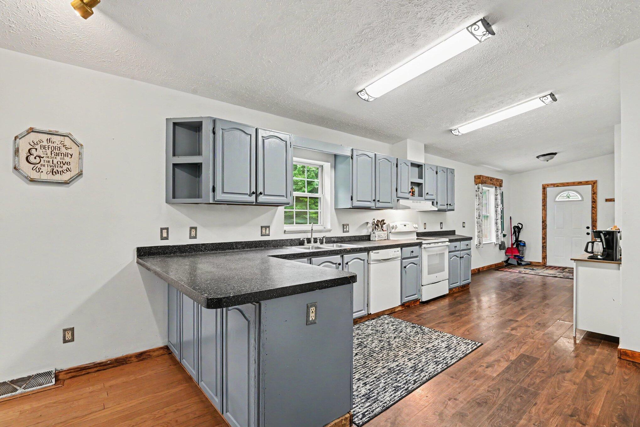 6113 102nd Avenue South Haven MI 49090