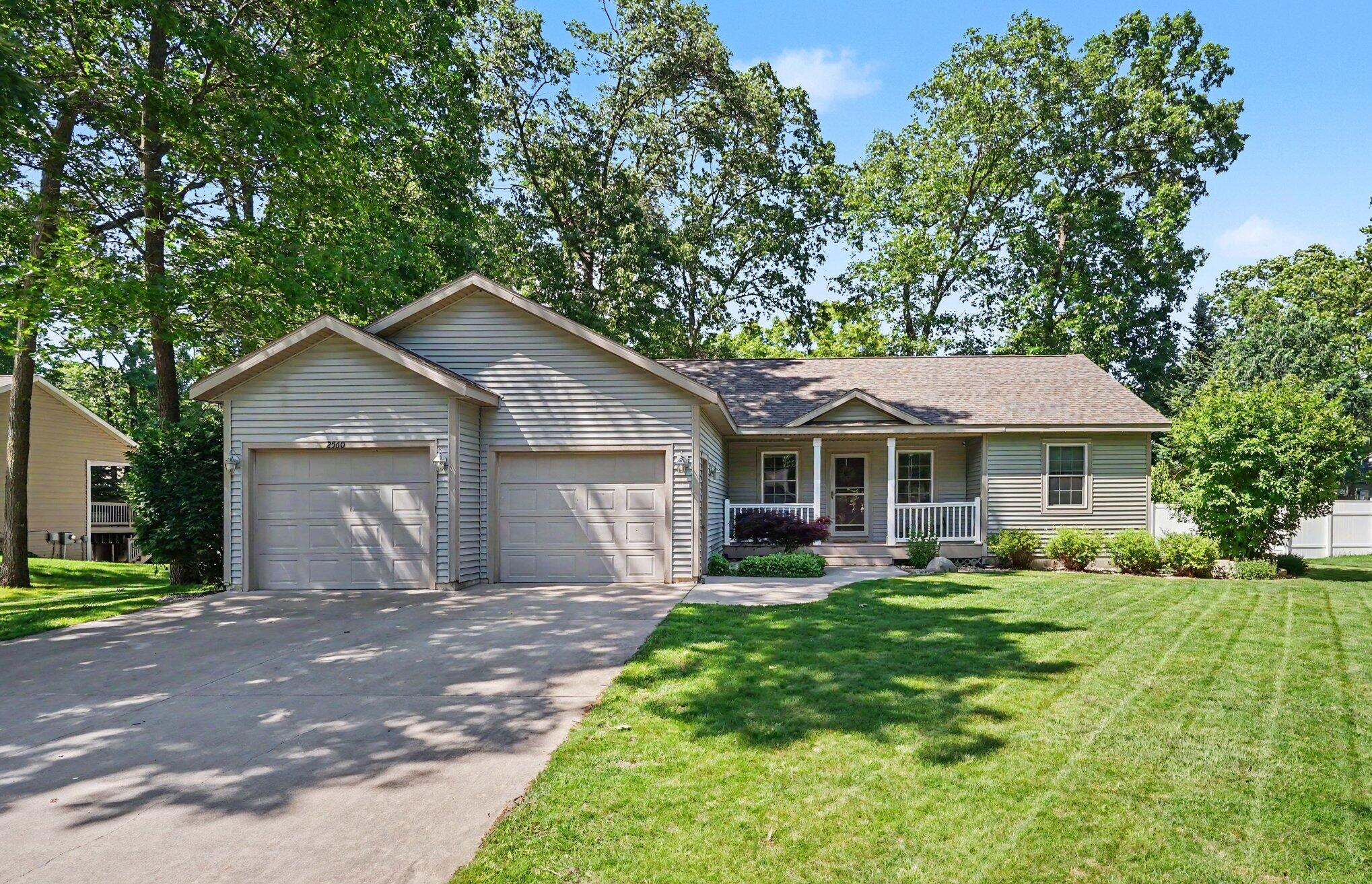 2560 Huron Trail Muskegon MI 49445