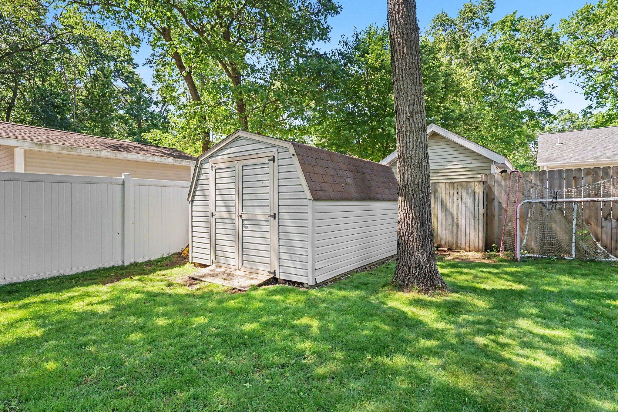2560 Huron Trail Muskegon MI 49445
