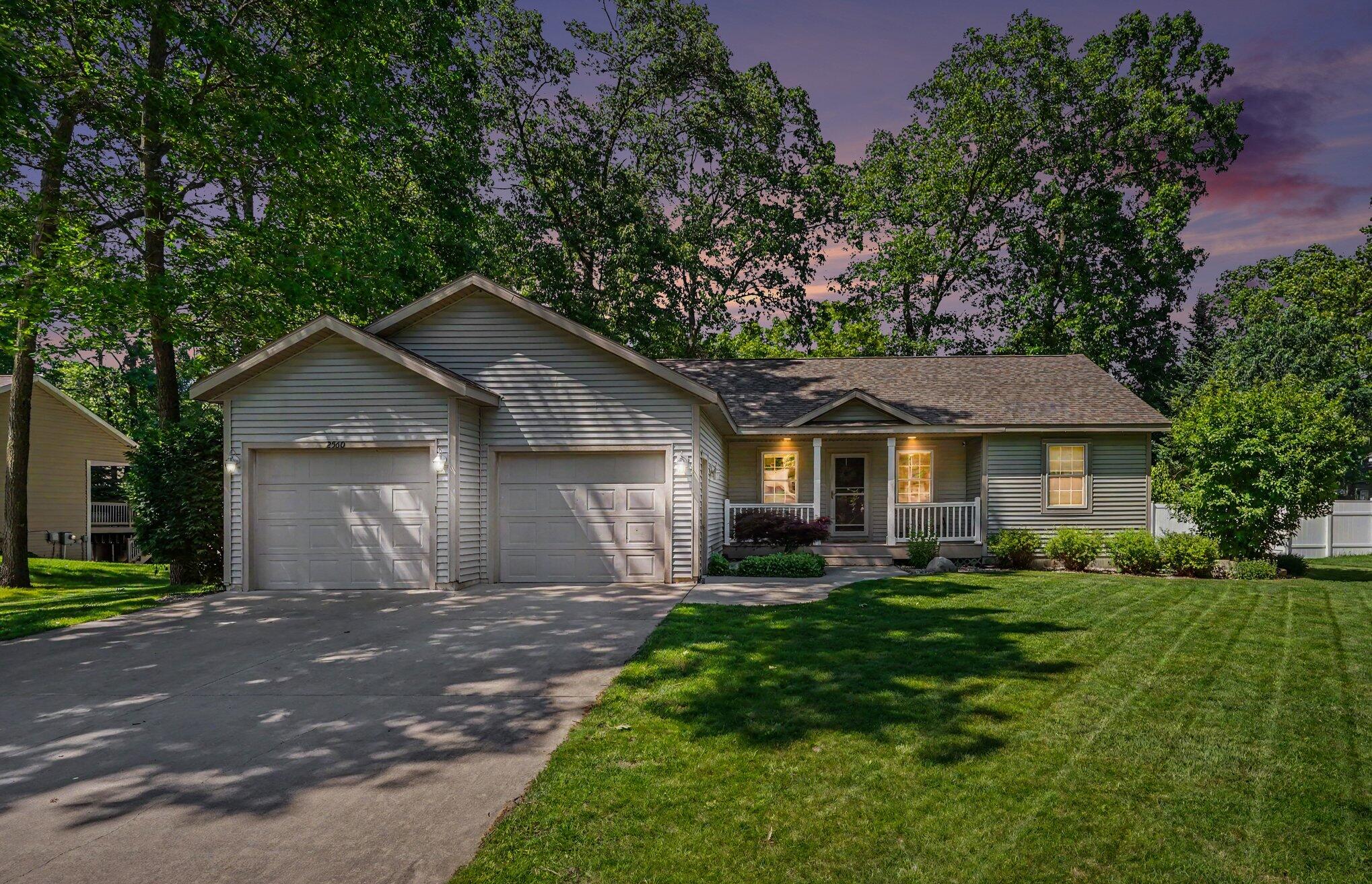2560 Huron Trail Muskegon MI 49445