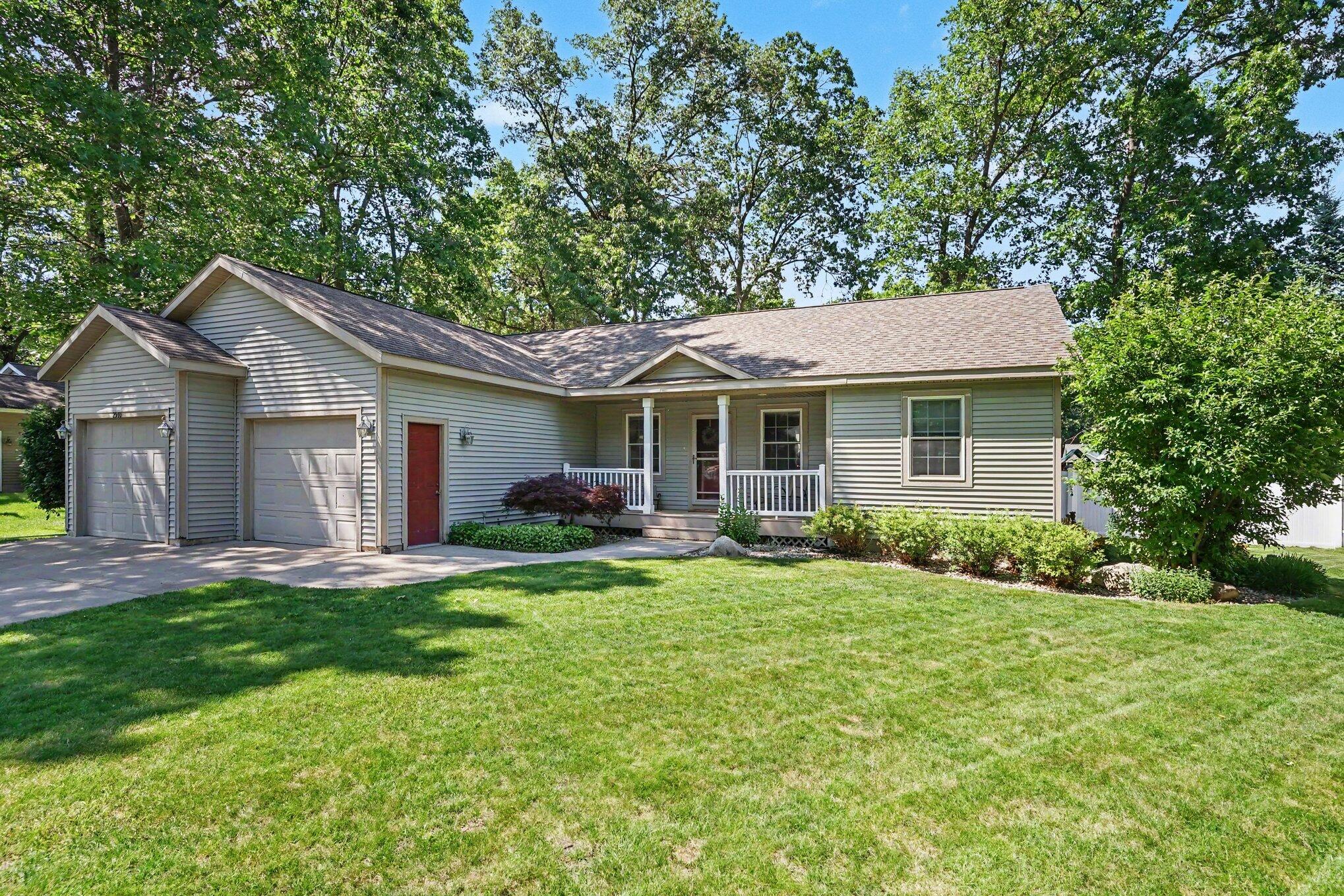 2560 Huron Trail Muskegon MI 49445