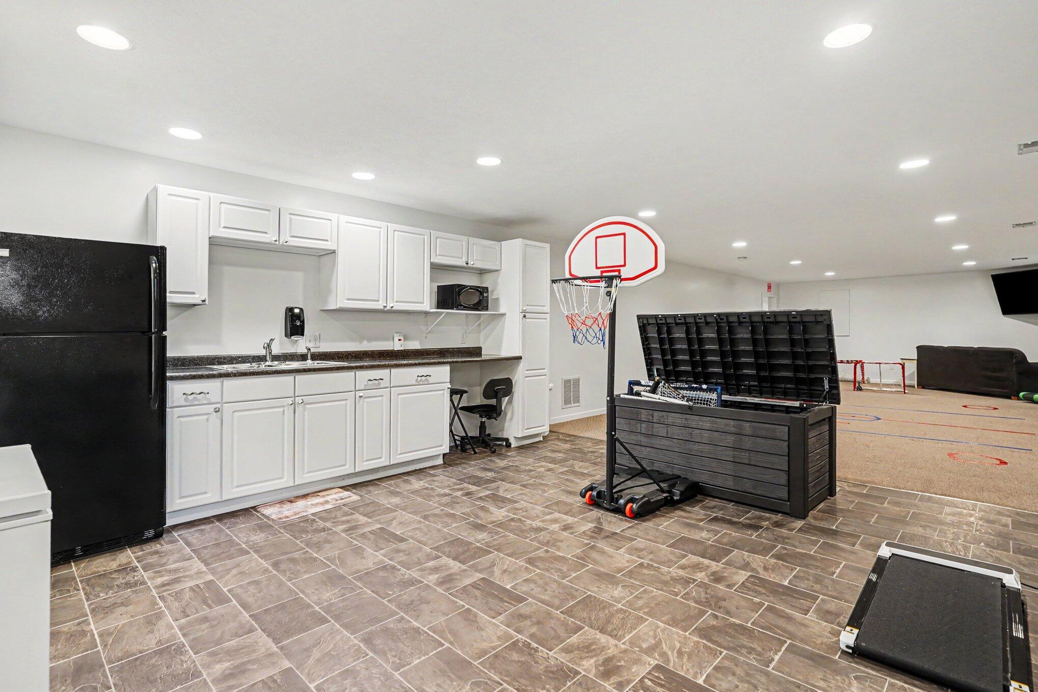 2560 Huron Trail Muskegon MI 49445