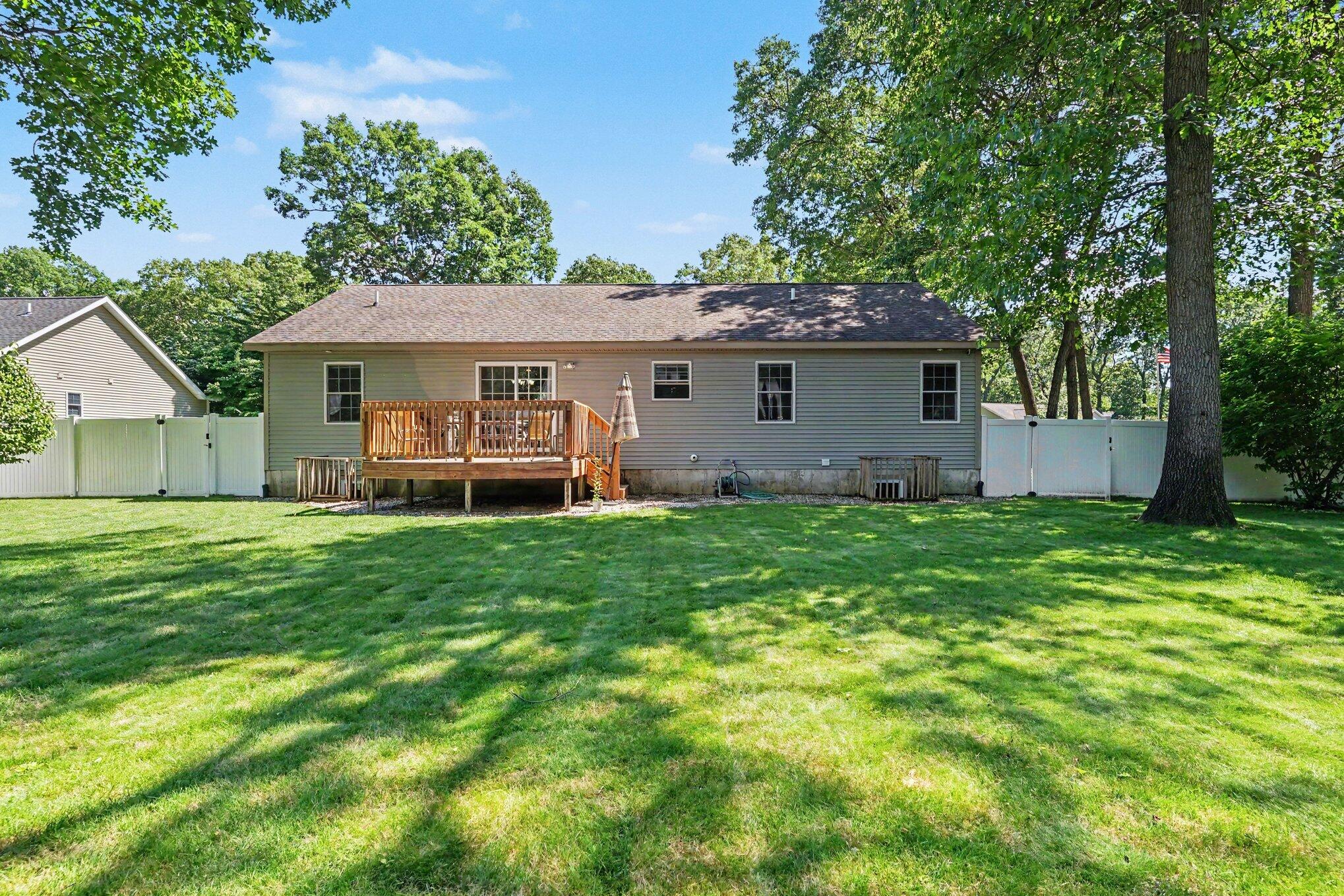 2560 Huron Trail Muskegon MI 49445