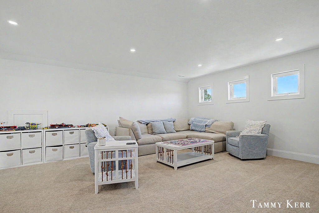 7067 118th Avenue Fennville MI 49408