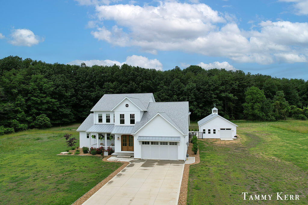 7067 118th Avenue Fennville MI 49408
