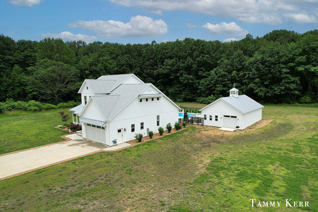7067 118th Avenue Fennville MI 49408