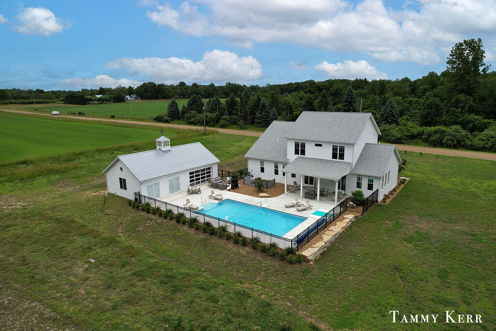 7067 118th Avenue Fennville MI 49408