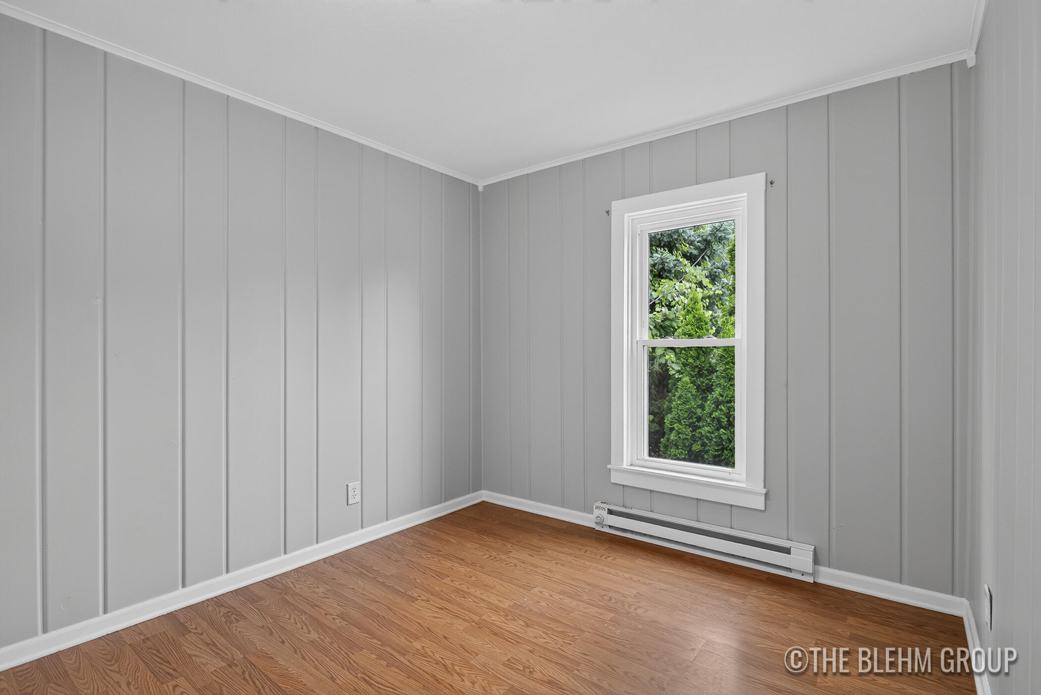 727 Emerald Avenue NE Grand Rapids MI 49503