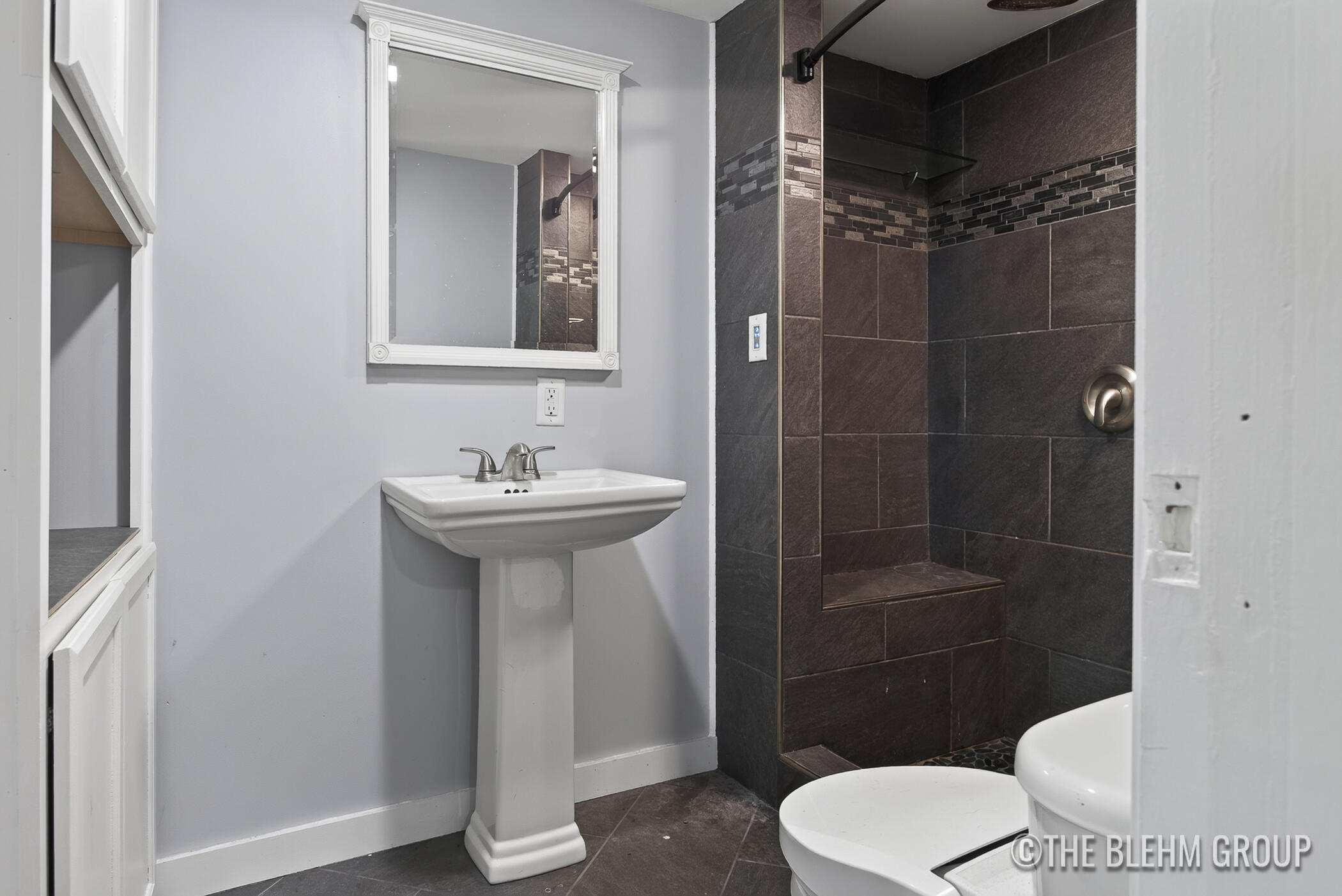 727 Emerald Avenue NE Grand Rapids MI 49503