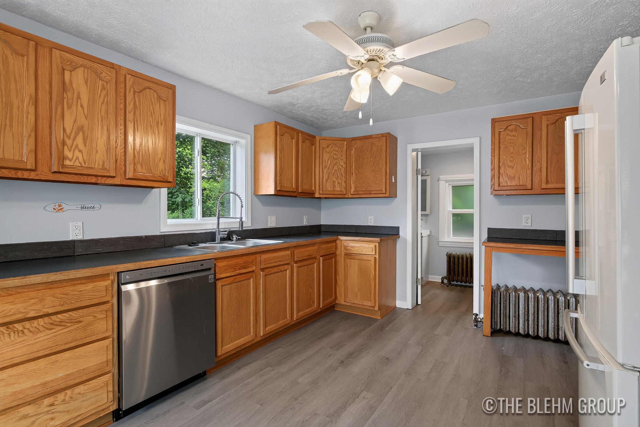 727 Emerald Avenue NE Grand Rapids MI 49503