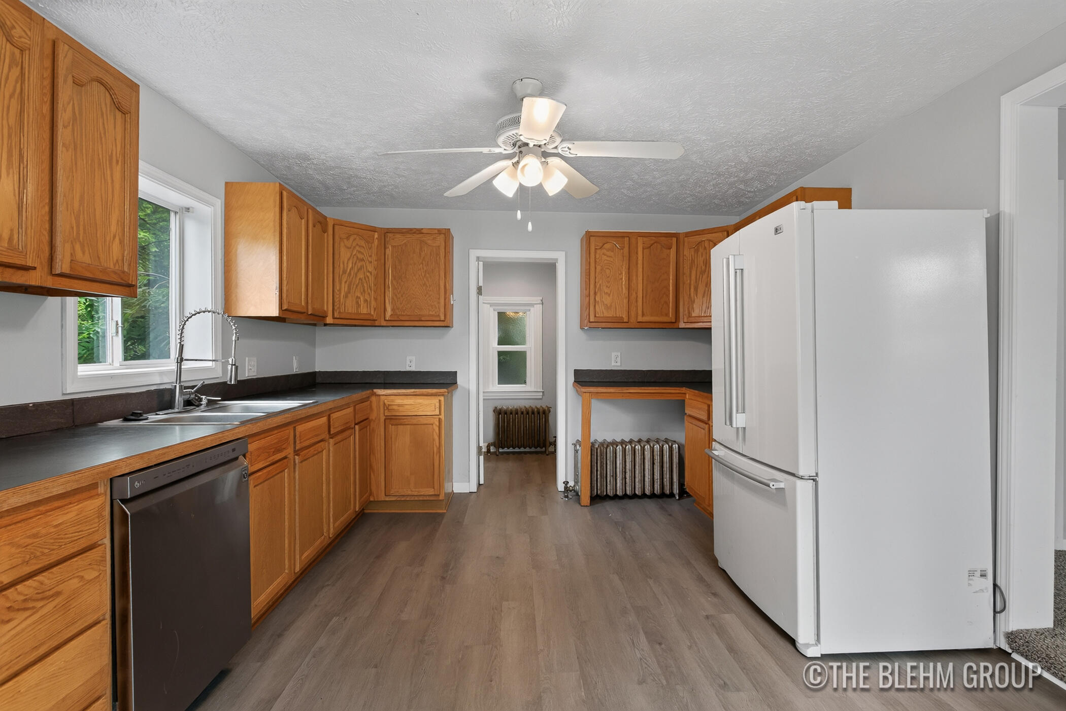 727 Emerald Avenue NE Grand Rapids MI 49503