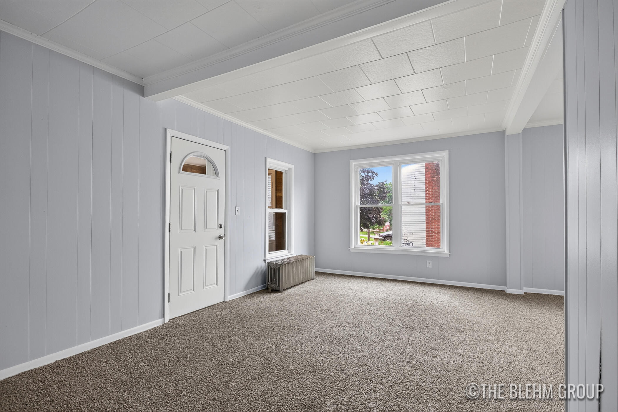 727 Emerald Avenue NE Grand Rapids MI 49503