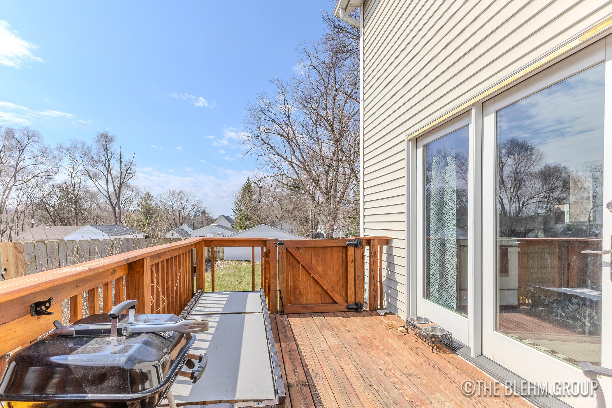 727 Emerald Avenue NE Grand Rapids MI 49503