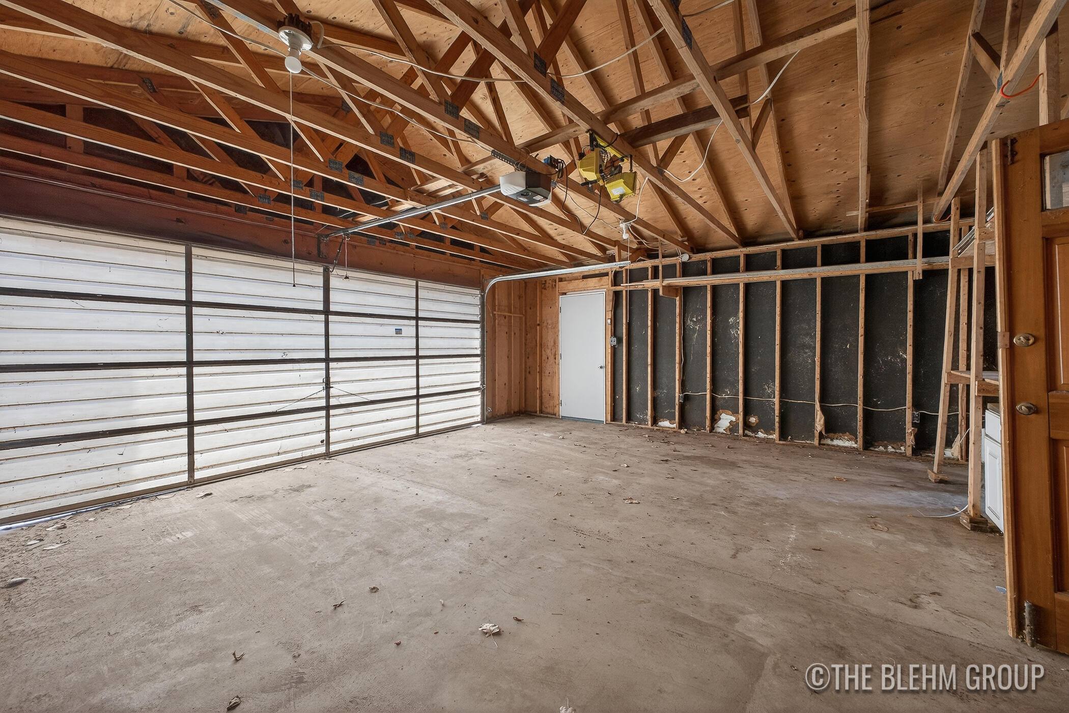 727 Emerald Avenue NE Grand Rapids MI 49503