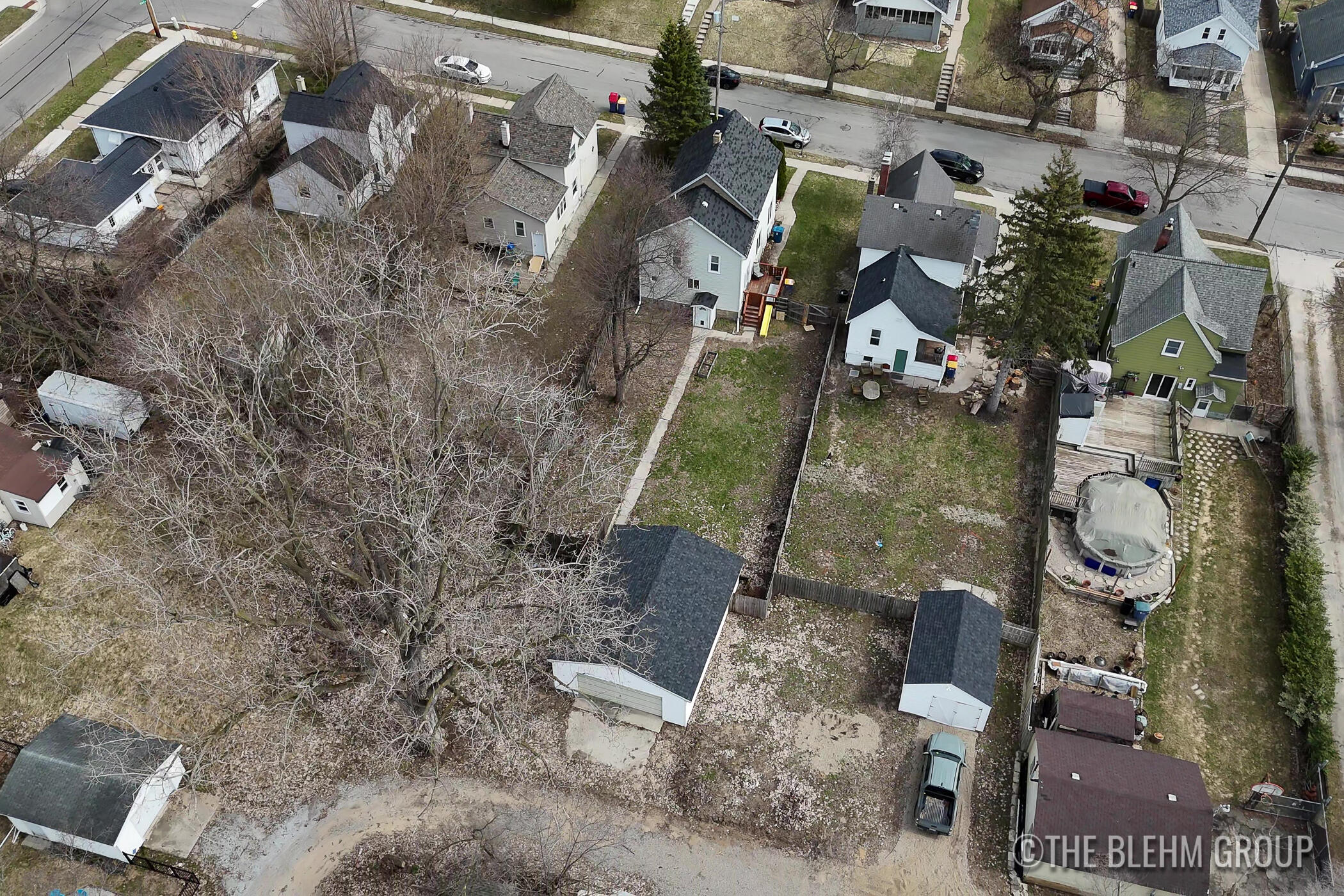 727 Emerald Avenue NE Grand Rapids MI 49503