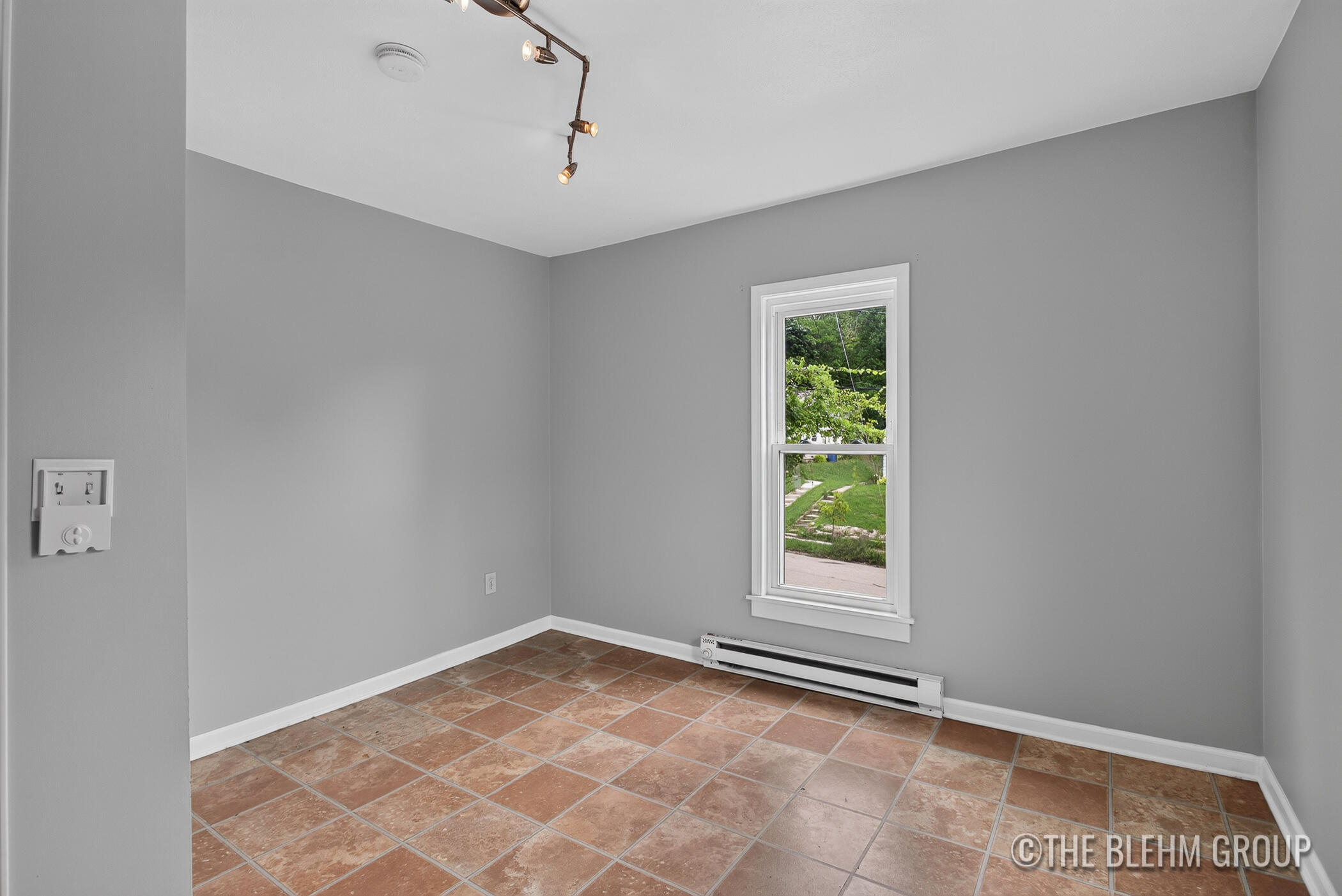 727 Emerald Avenue NE Grand Rapids MI 49503