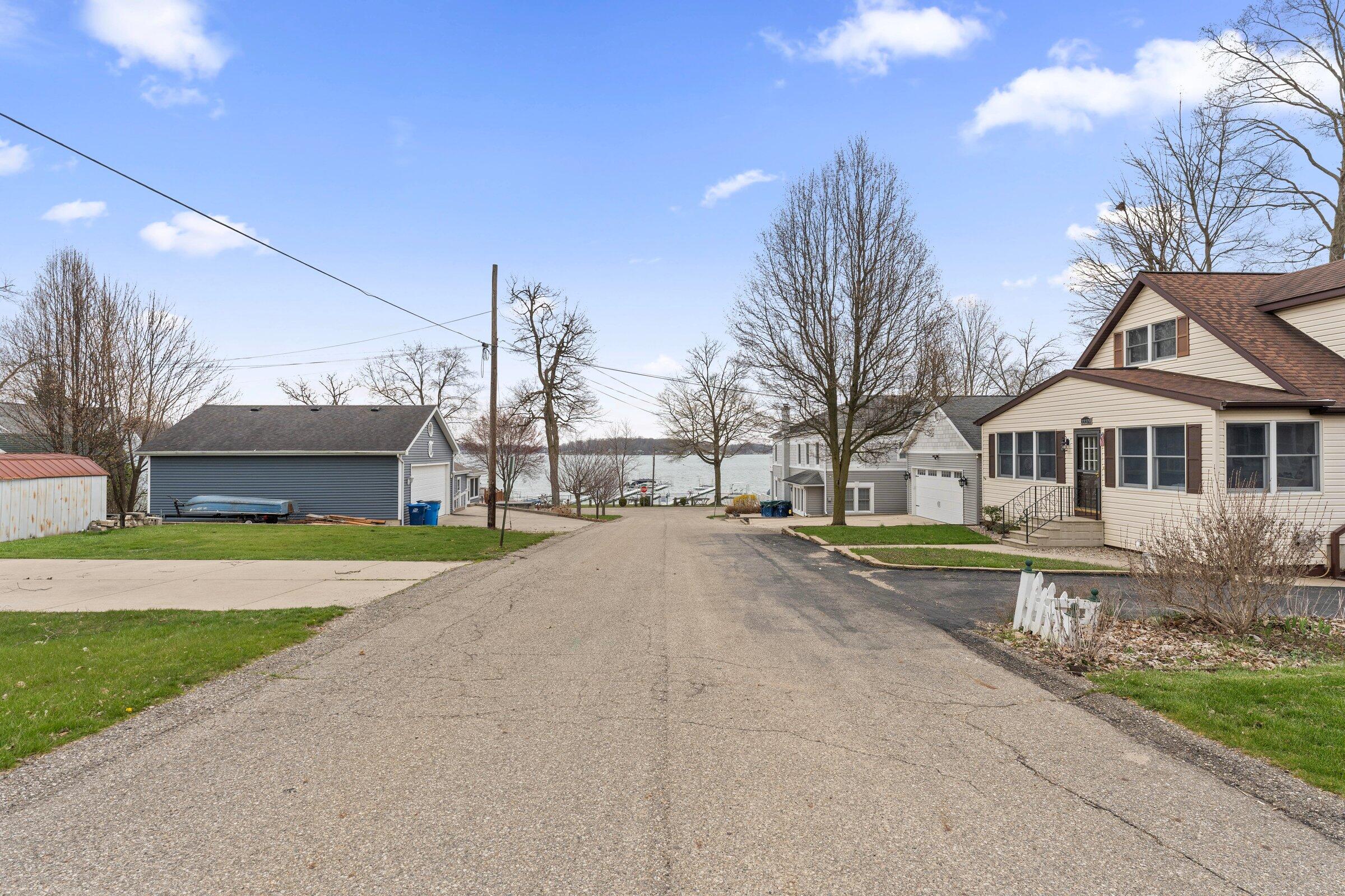 22301 Forest Avenue Avenue Cassopolis MI 49031
