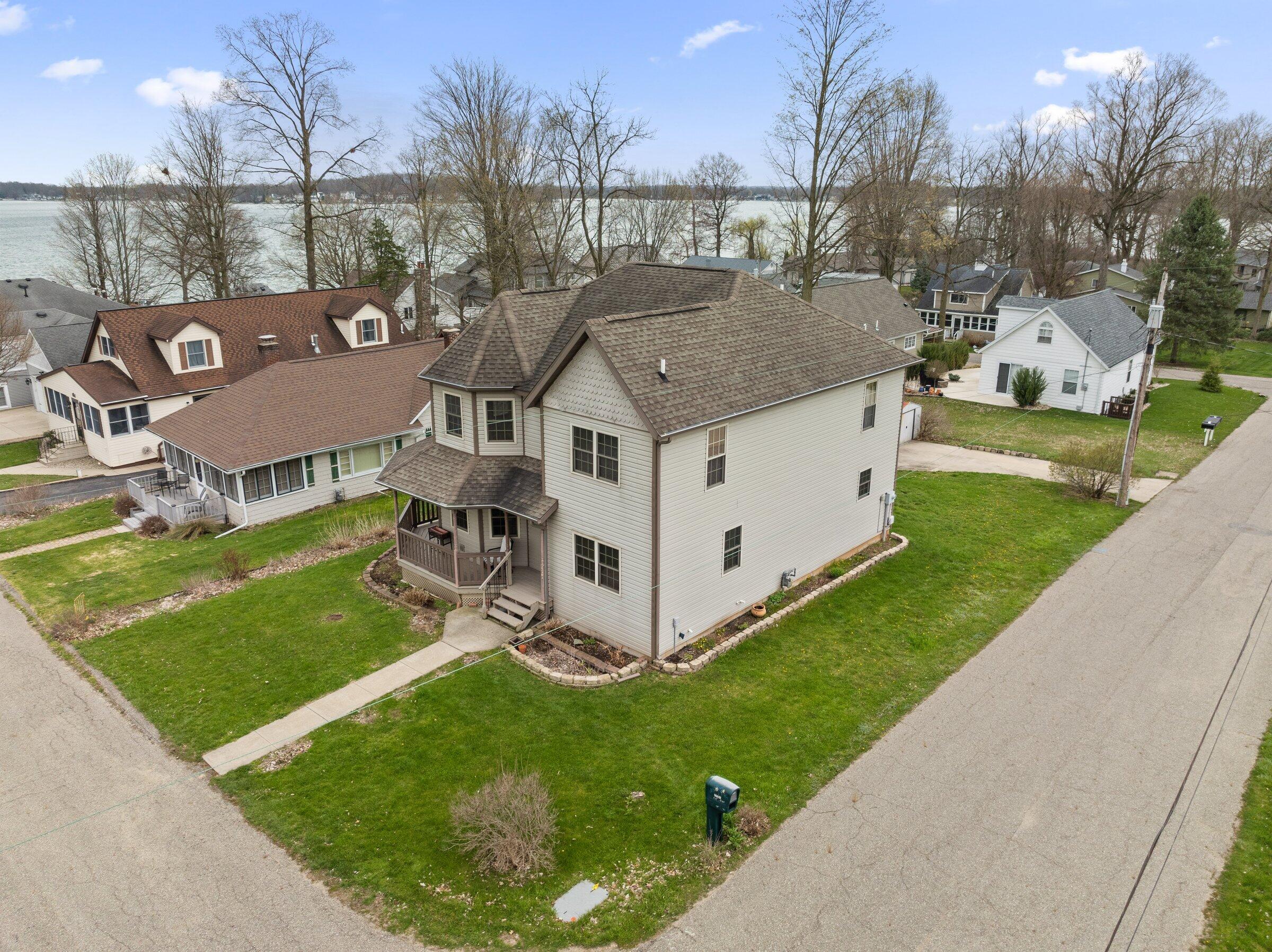 22301 Forest Avenue Avenue Cassopolis MI 49031