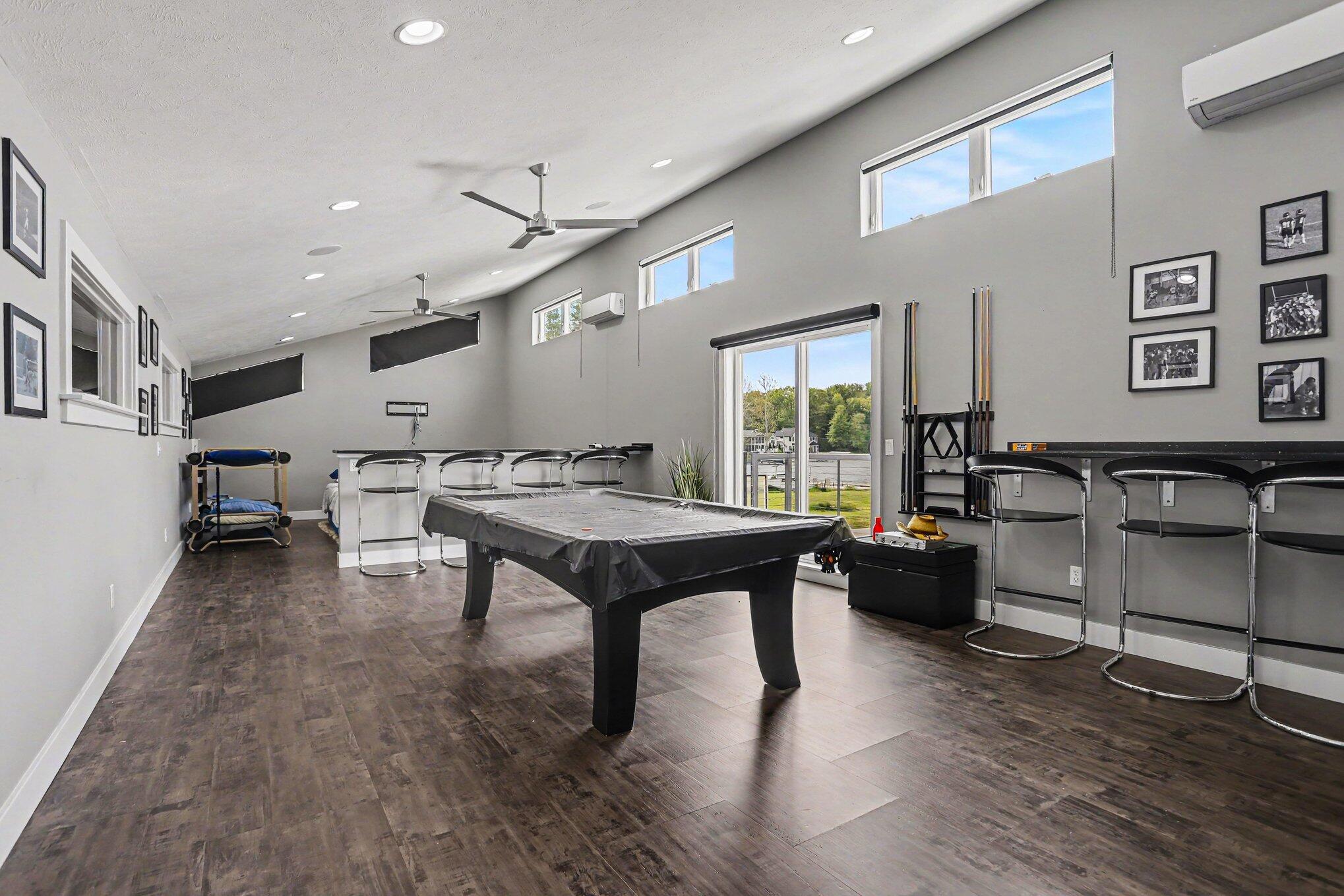 1046 N Eagle Lake Drive Kalamazoo MI 49009