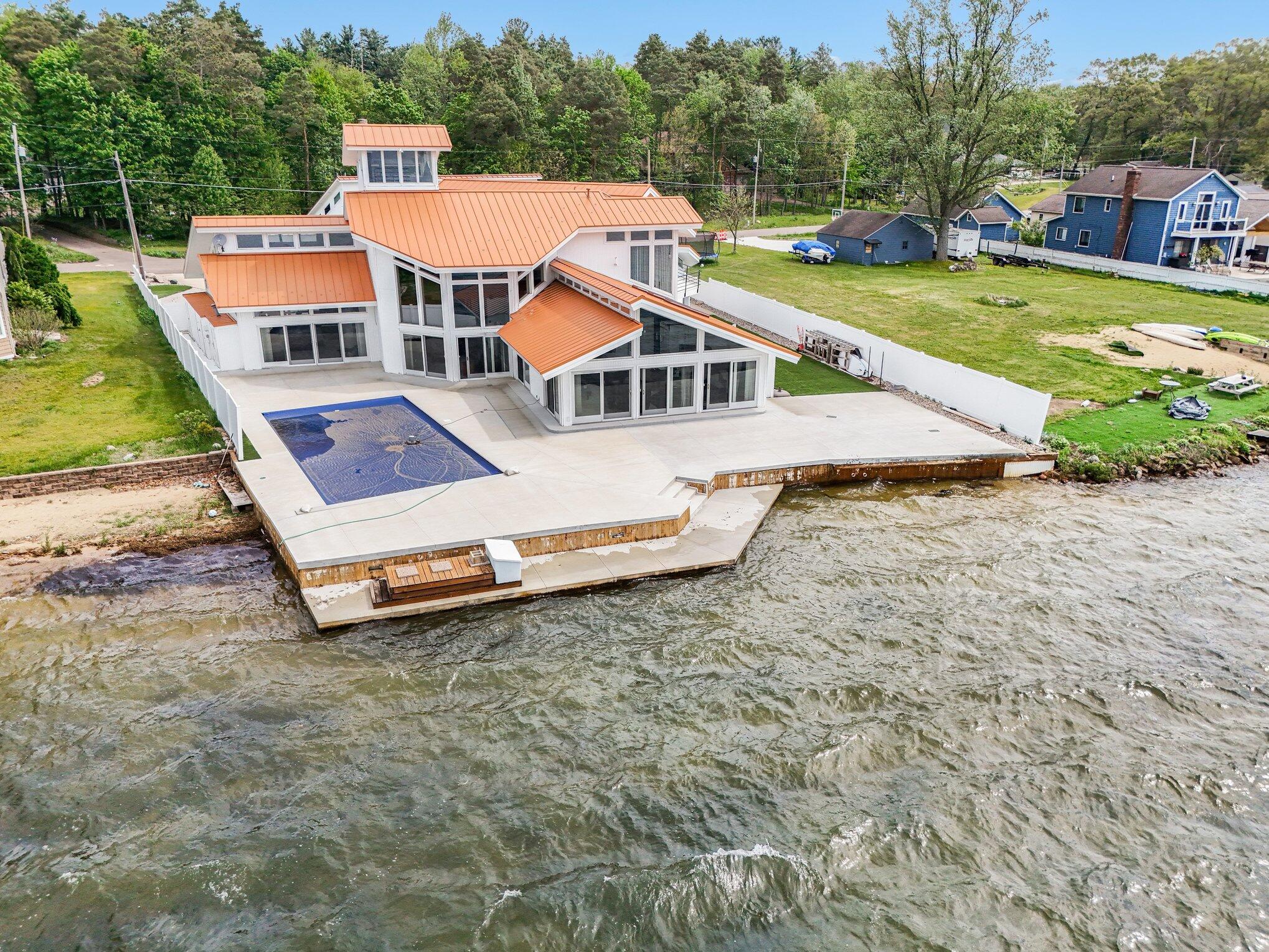1046 N Eagle Lake Drive Kalamazoo MI 49009