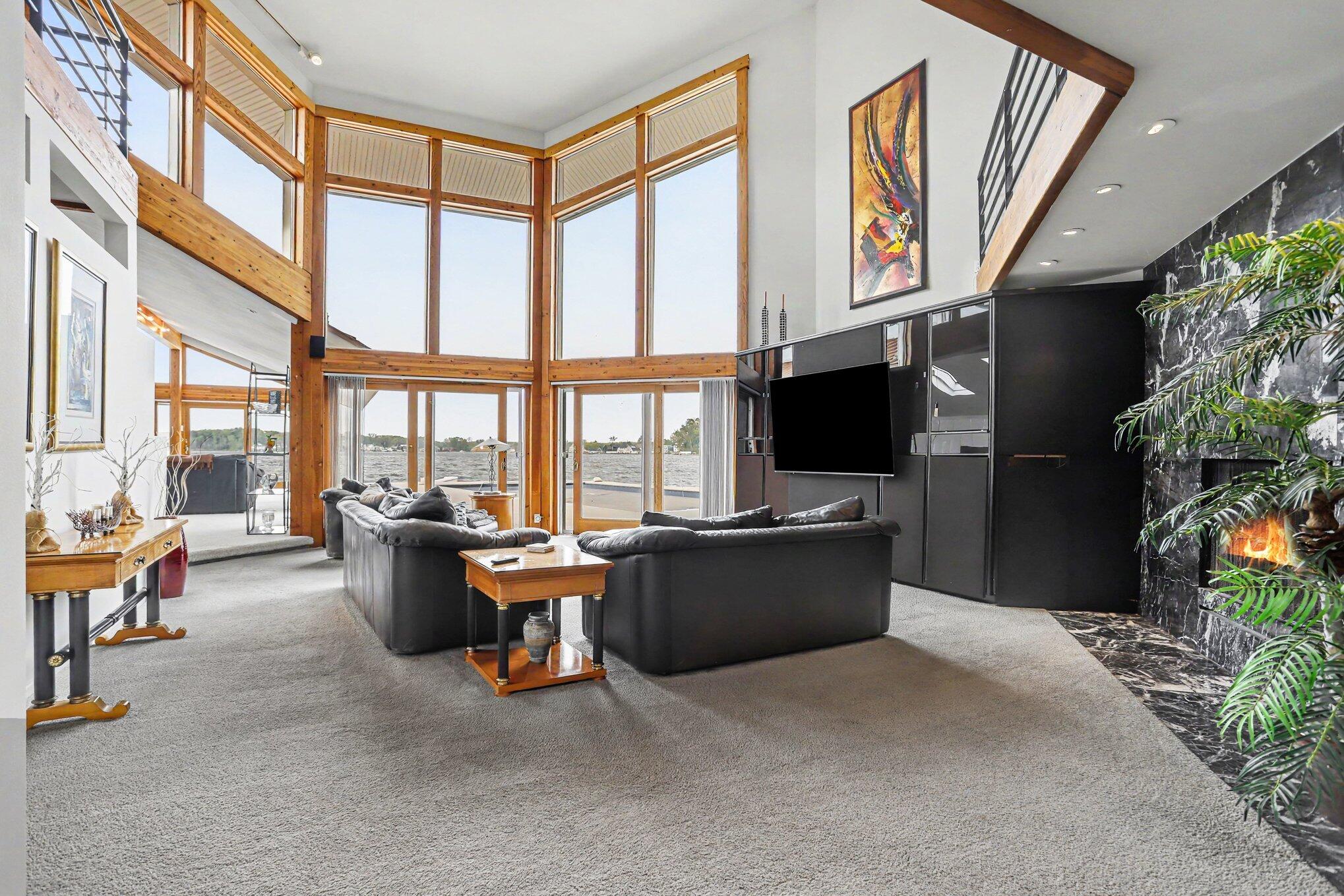 1046 N Eagle Lake Drive Kalamazoo MI 49009