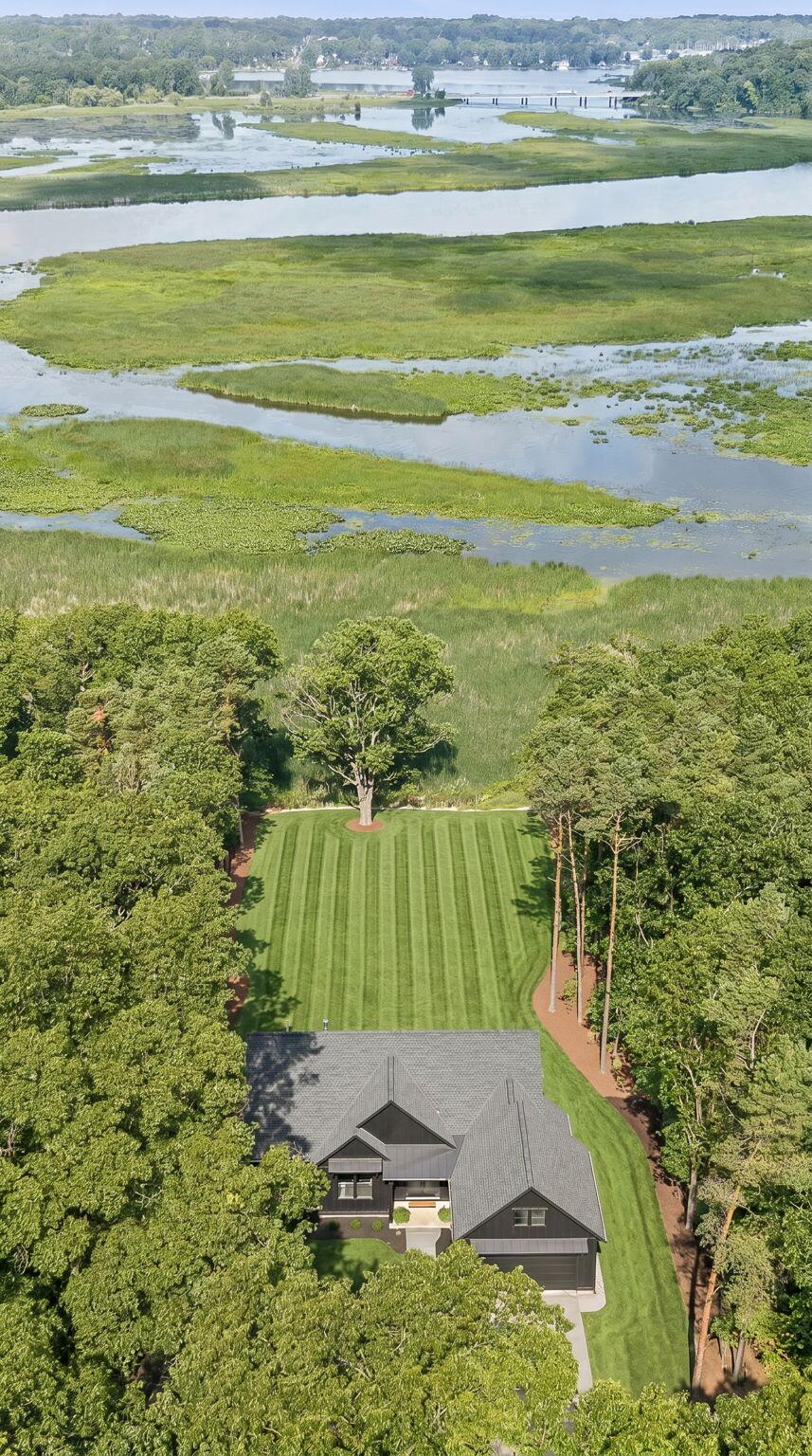 3126 Red Oak Drive Saugatuck MI 49453