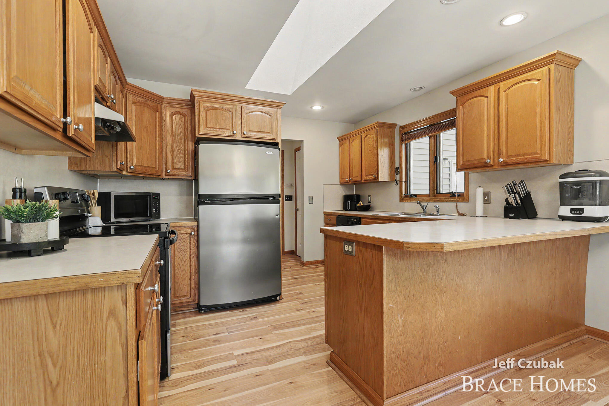 2174 Lamont Court NW Grand Rapids MI 49534