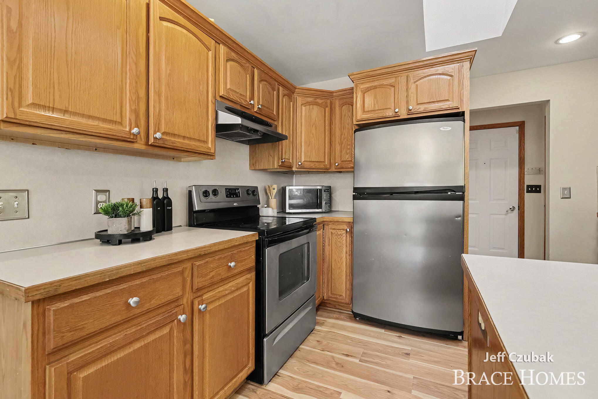 2174 Lamont Court NW Grand Rapids MI 49534