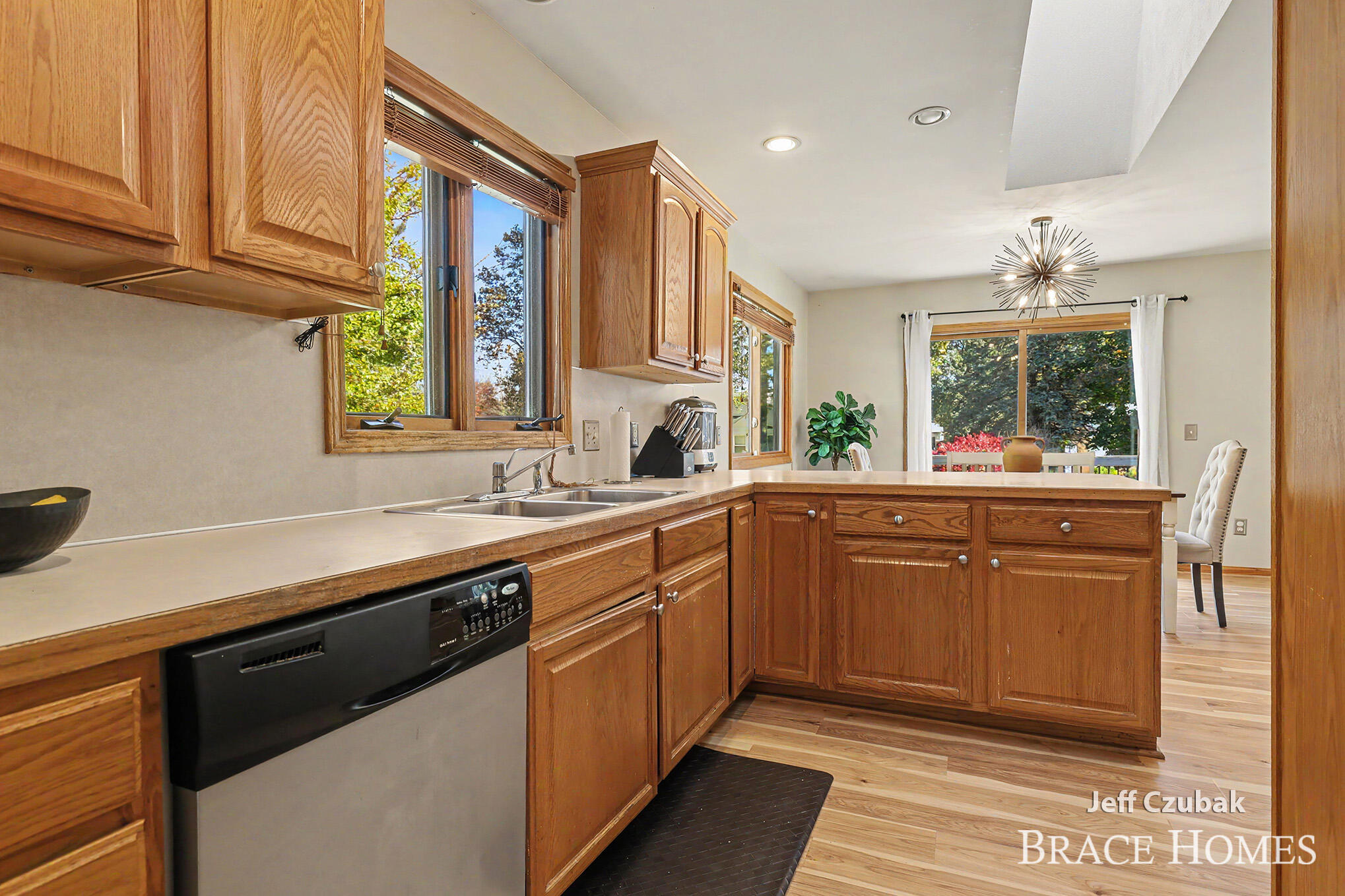 2174 Lamont Court NW Grand Rapids MI 49534