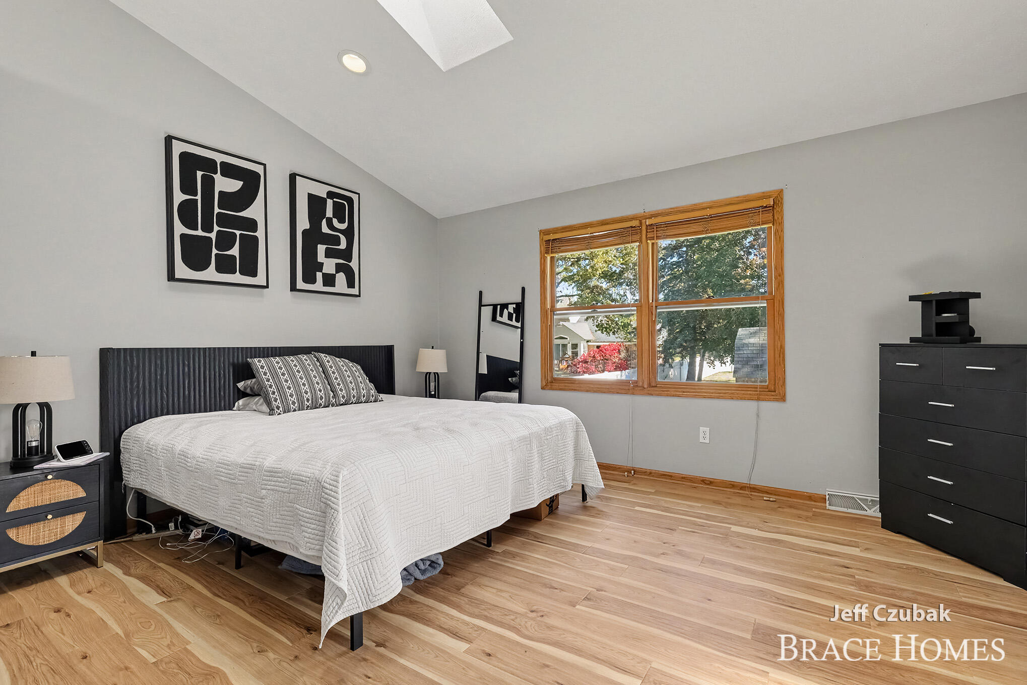 2174 Lamont Court NW Grand Rapids MI 49534