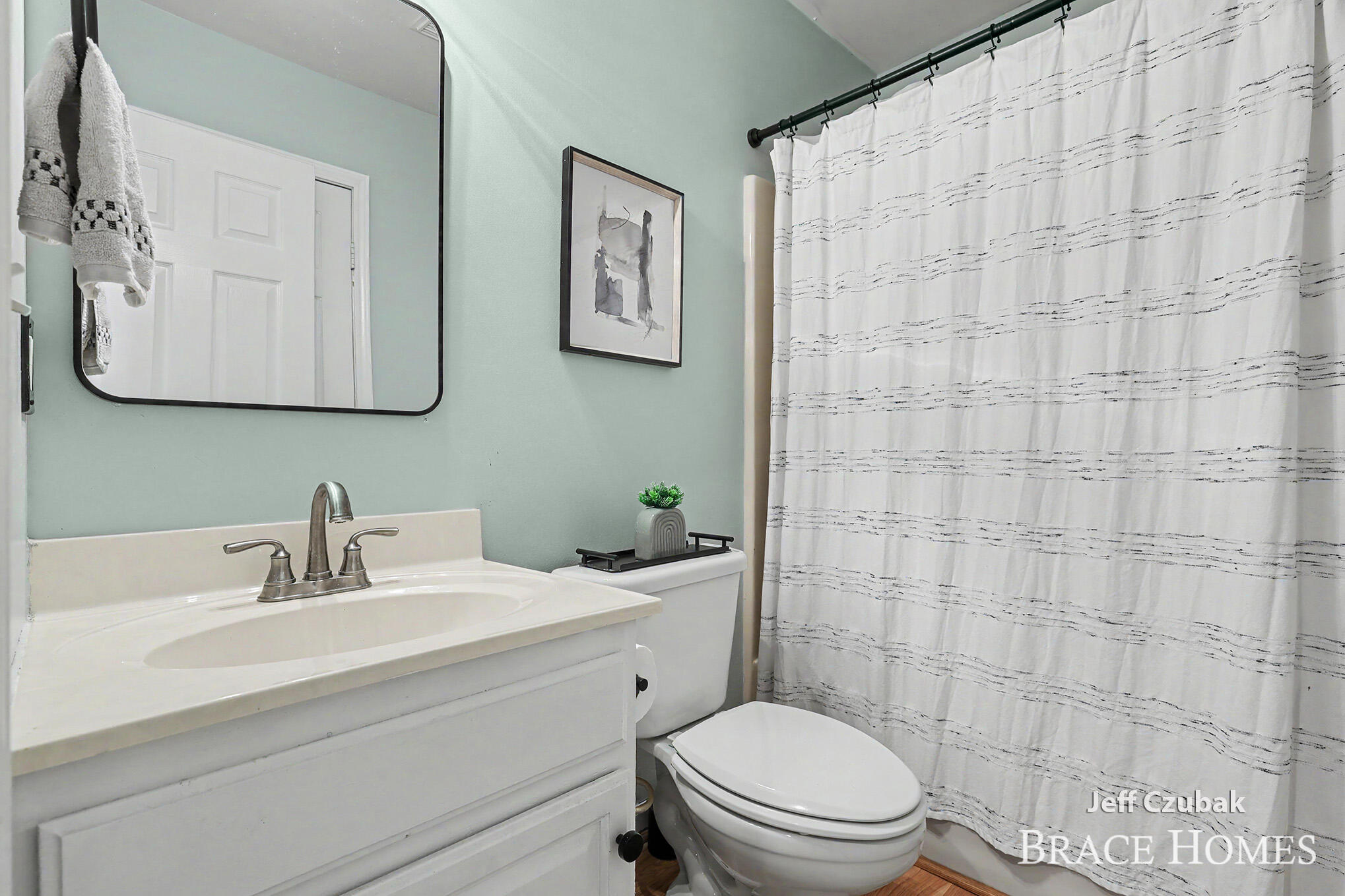 2174 Lamont Court NW Grand Rapids MI 49534