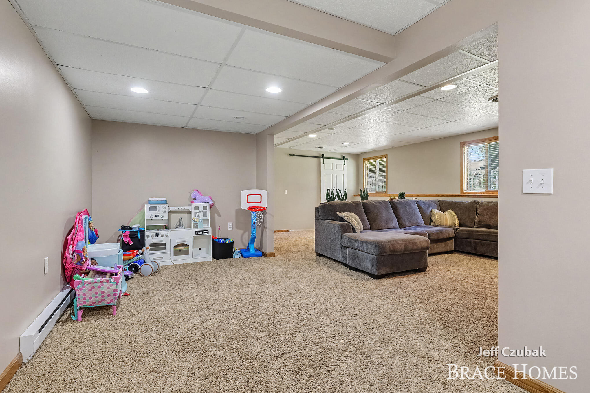 2174 Lamont Court NW Grand Rapids MI 49534