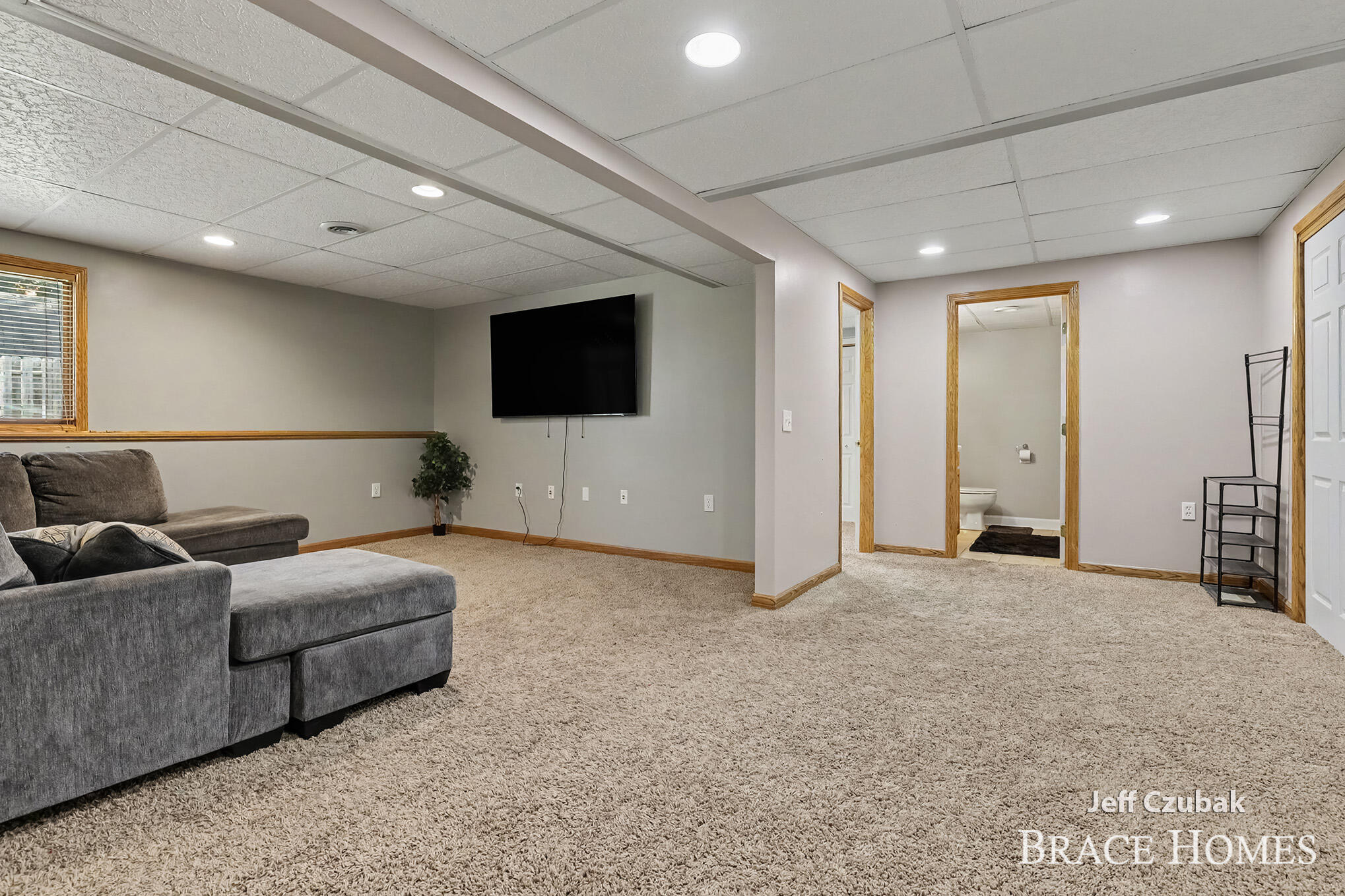 2174 Lamont Court NW Grand Rapids MI 49534
