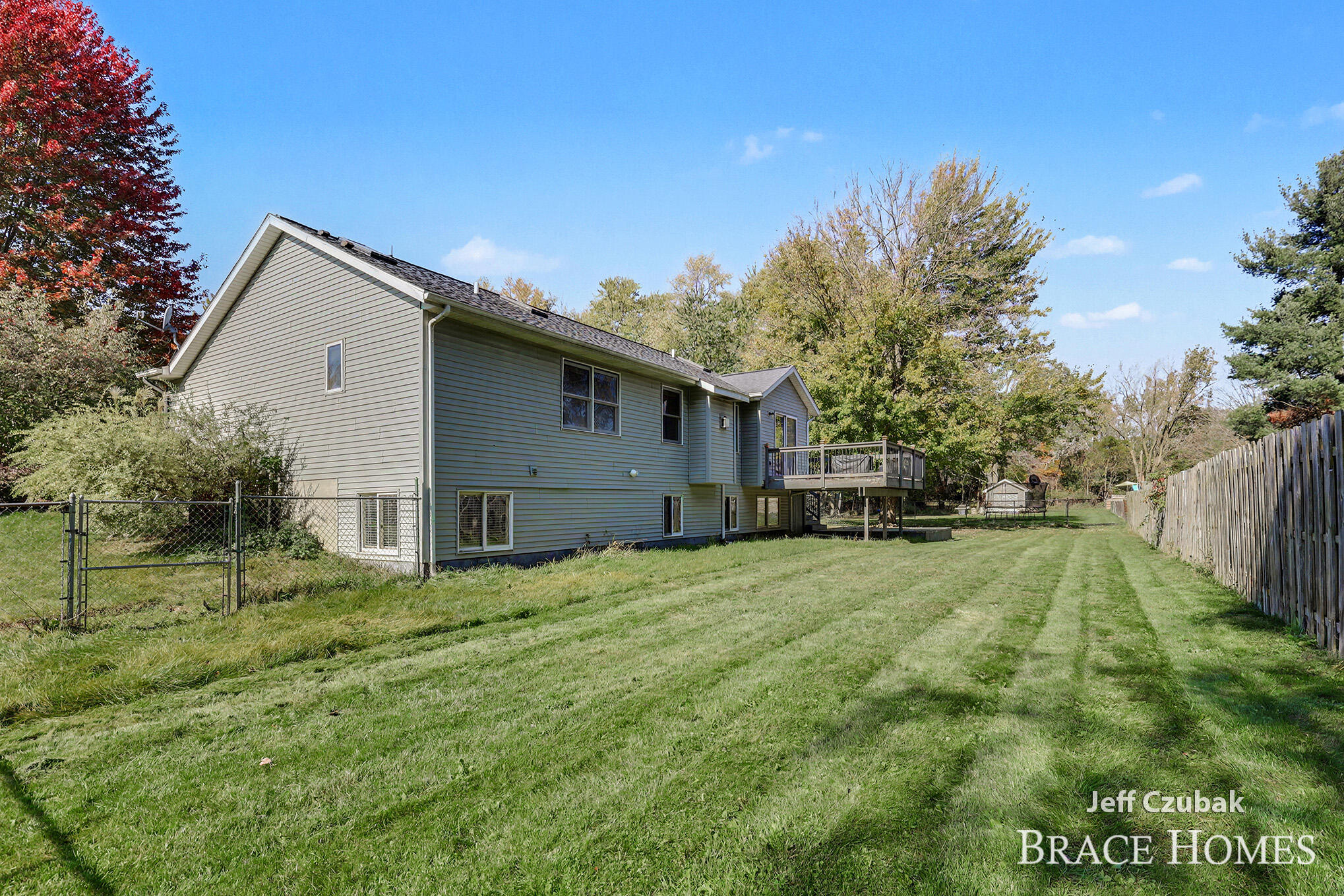 2174 Lamont Court NW Grand Rapids MI 49534