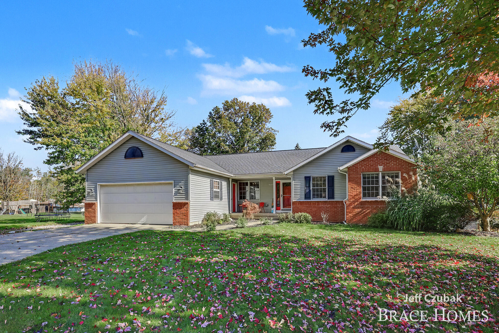 2174 Lamont Court NW Grand Rapids MI 49534