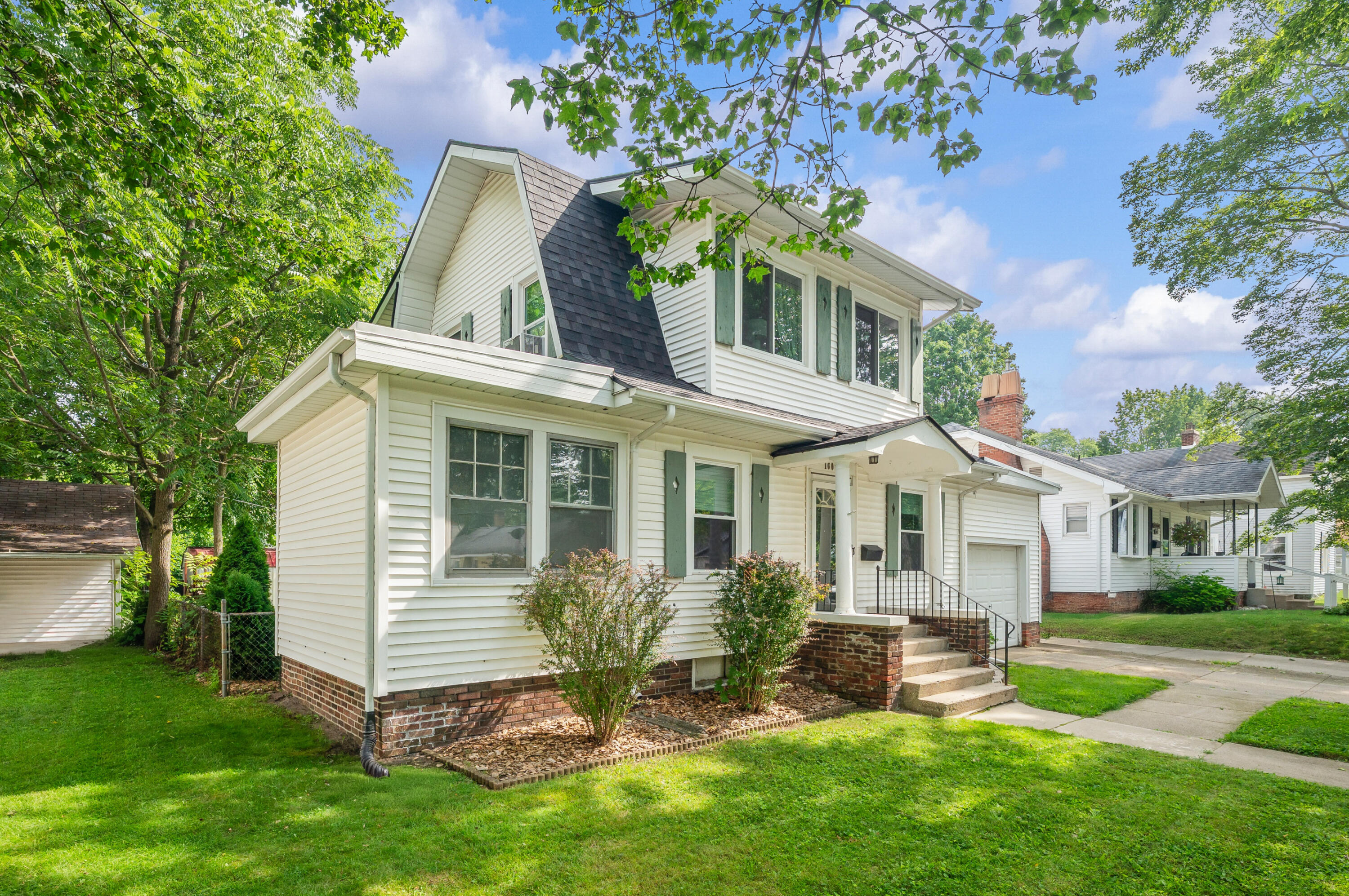 1607 Hickory Street Niles MI 49120