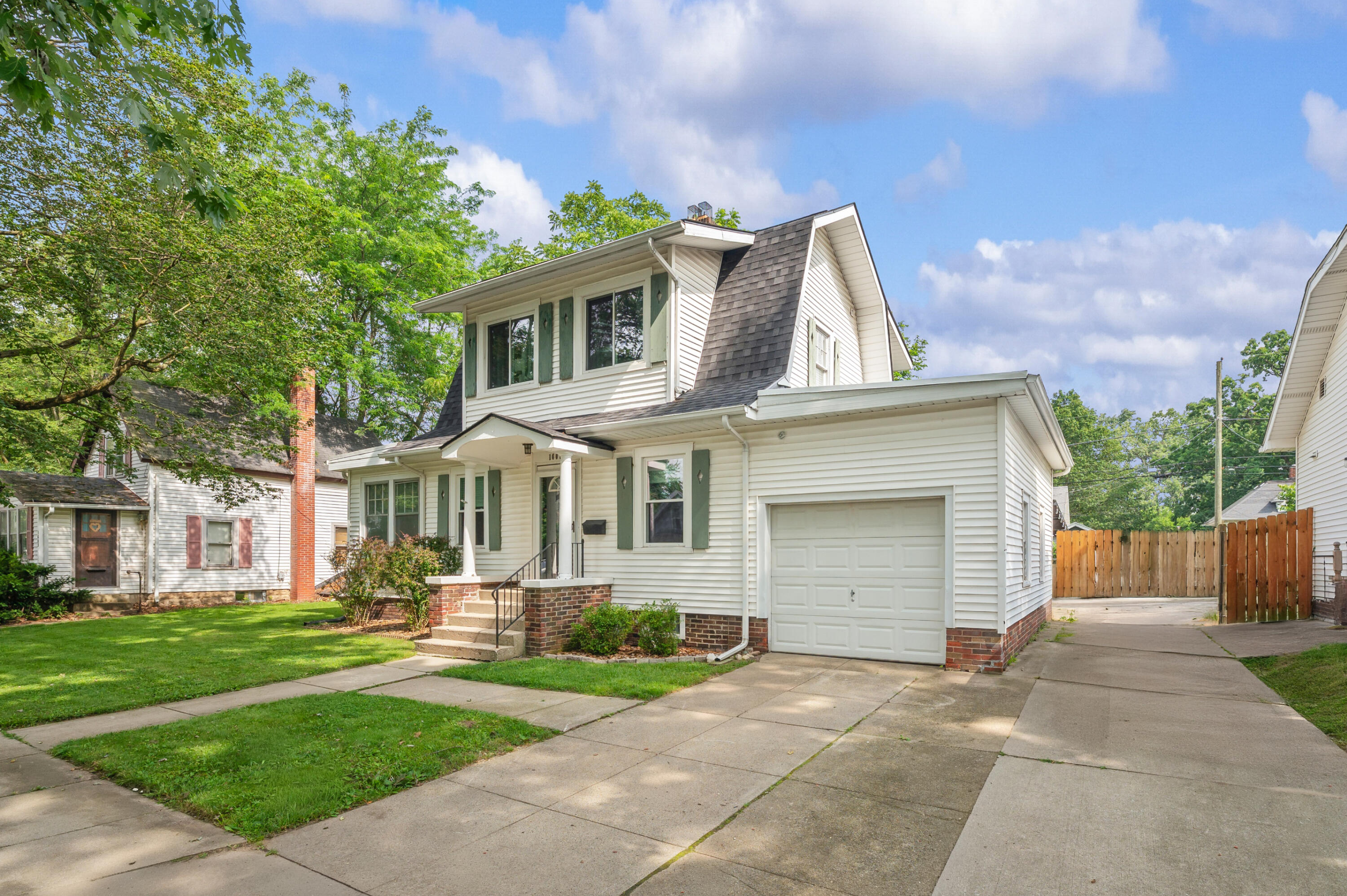 1607 Hickory Street Niles MI 49120
