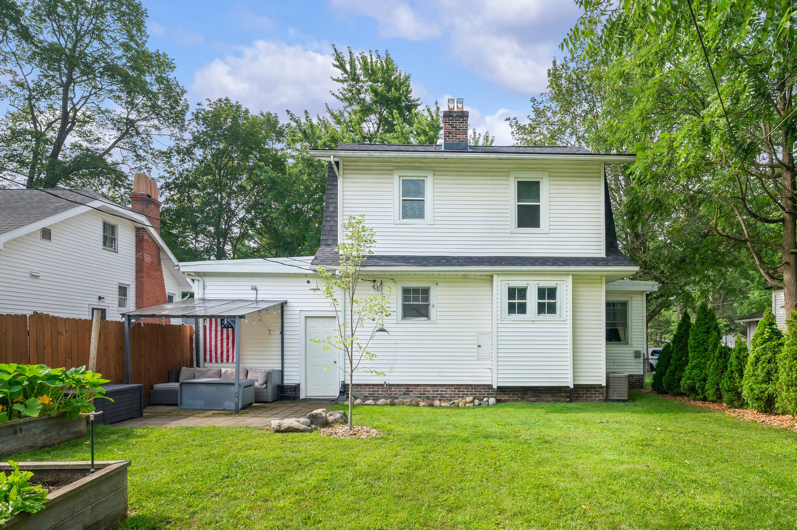 1607 Hickory Street Niles MI 49120