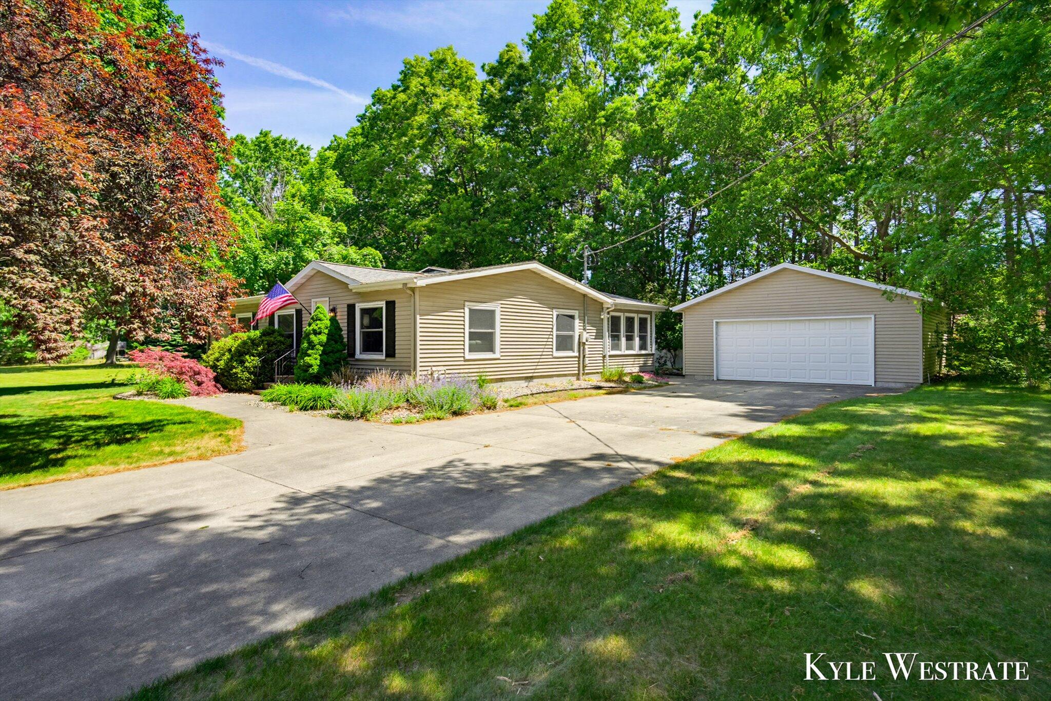 14128 Luckett Lane Grand Haven MI 49417