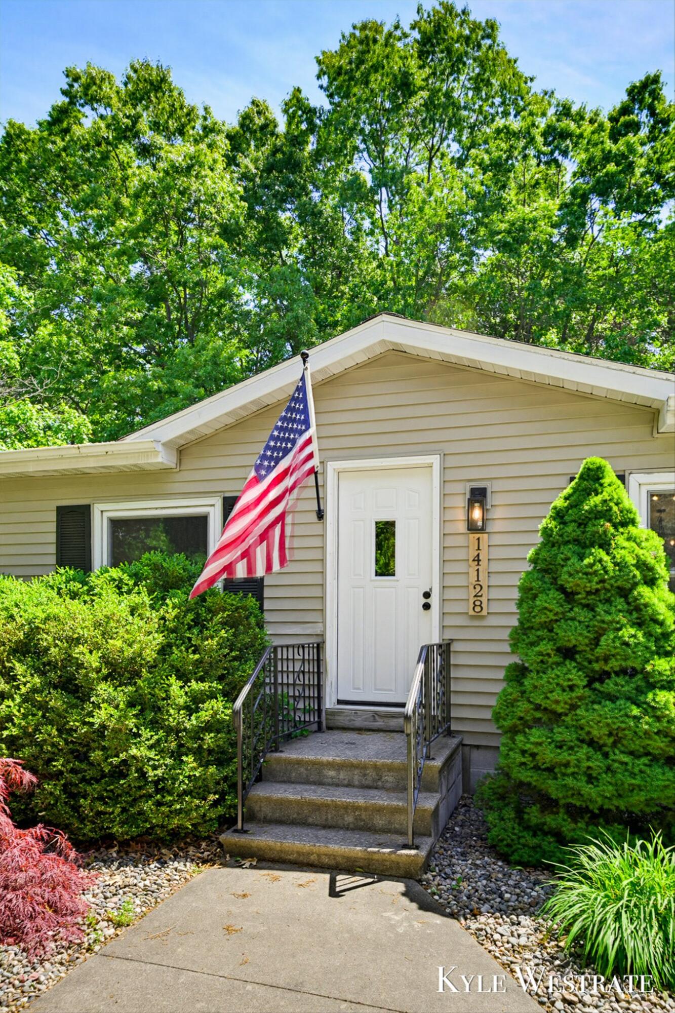 14128 Luckett Lane Grand Haven MI 49417