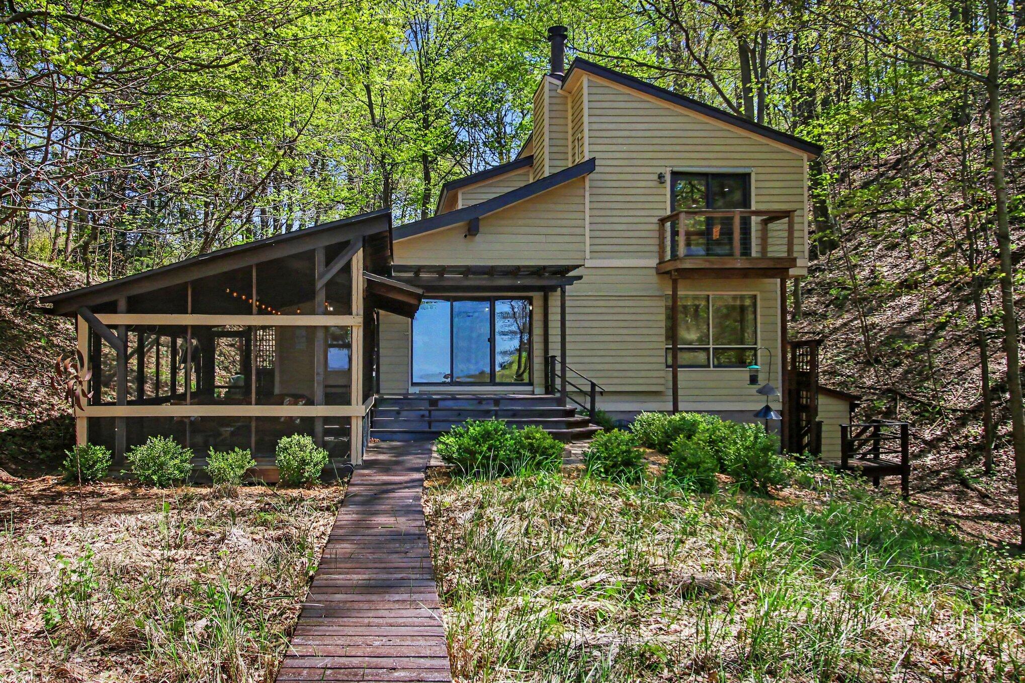 Covert MI, 38270 Blue Star Highway