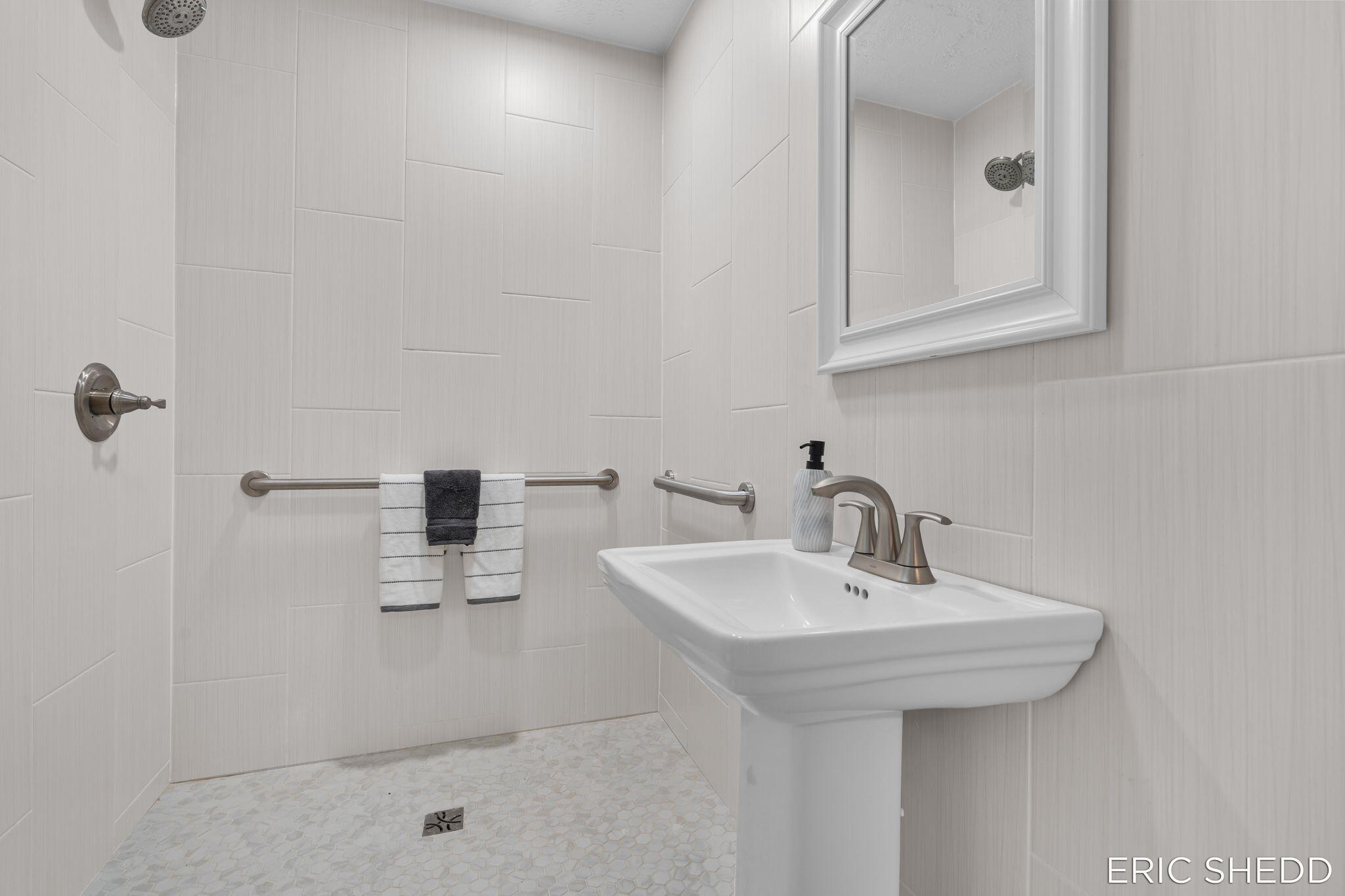 631 3 Mile Road NE Grand Rapids MI 49505