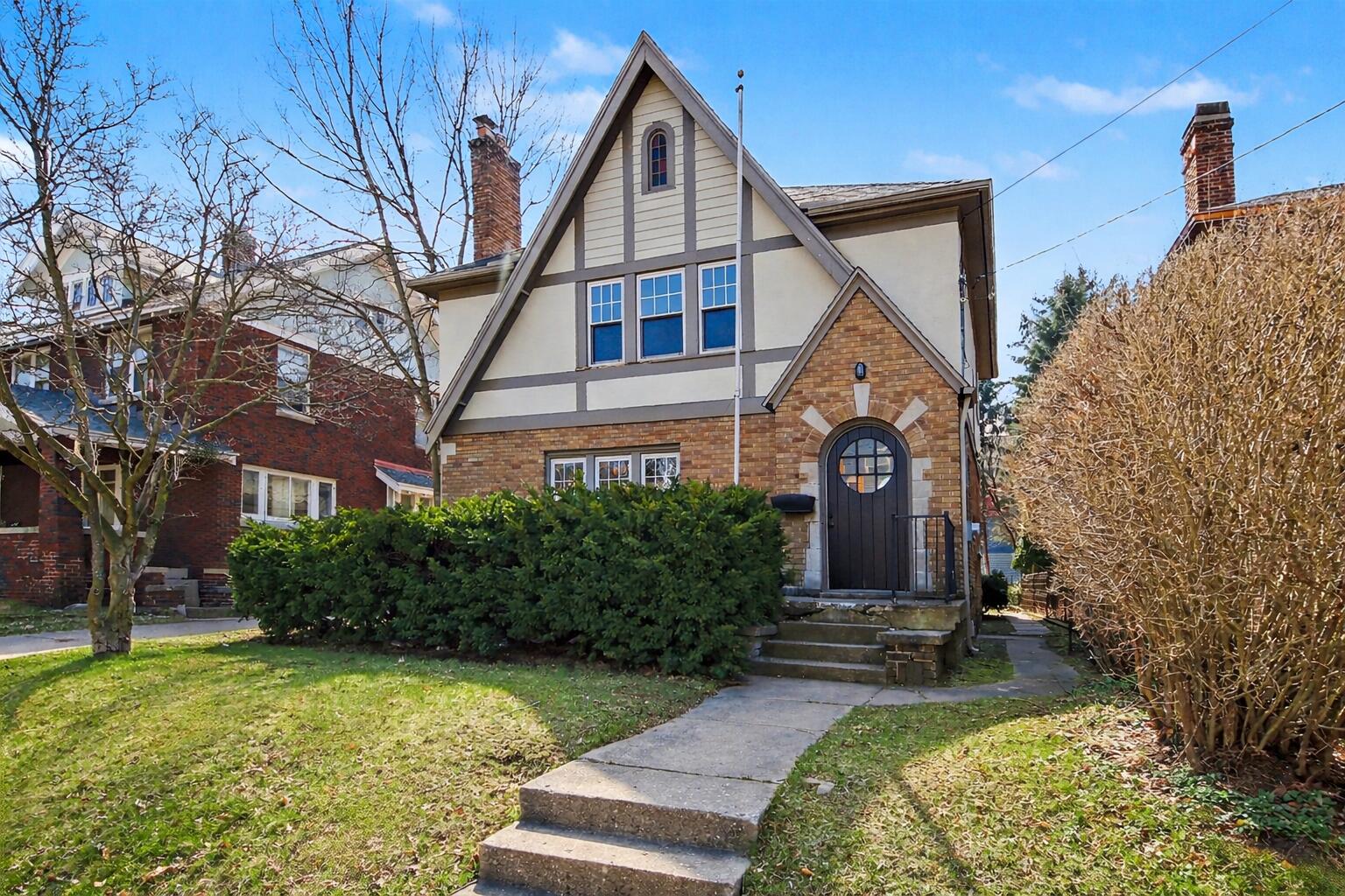 138 Burton Street SE Grand Rapids MI 49507