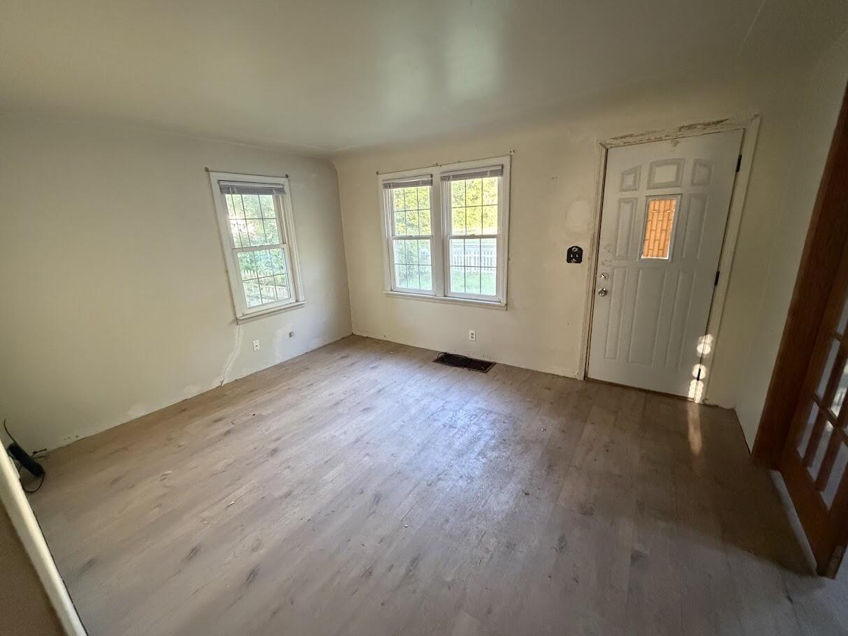 2744 Huizenga Street Muskegon MI 49444