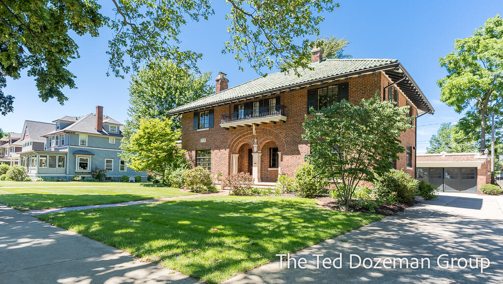 135 W 12th Street Holland MI 49423